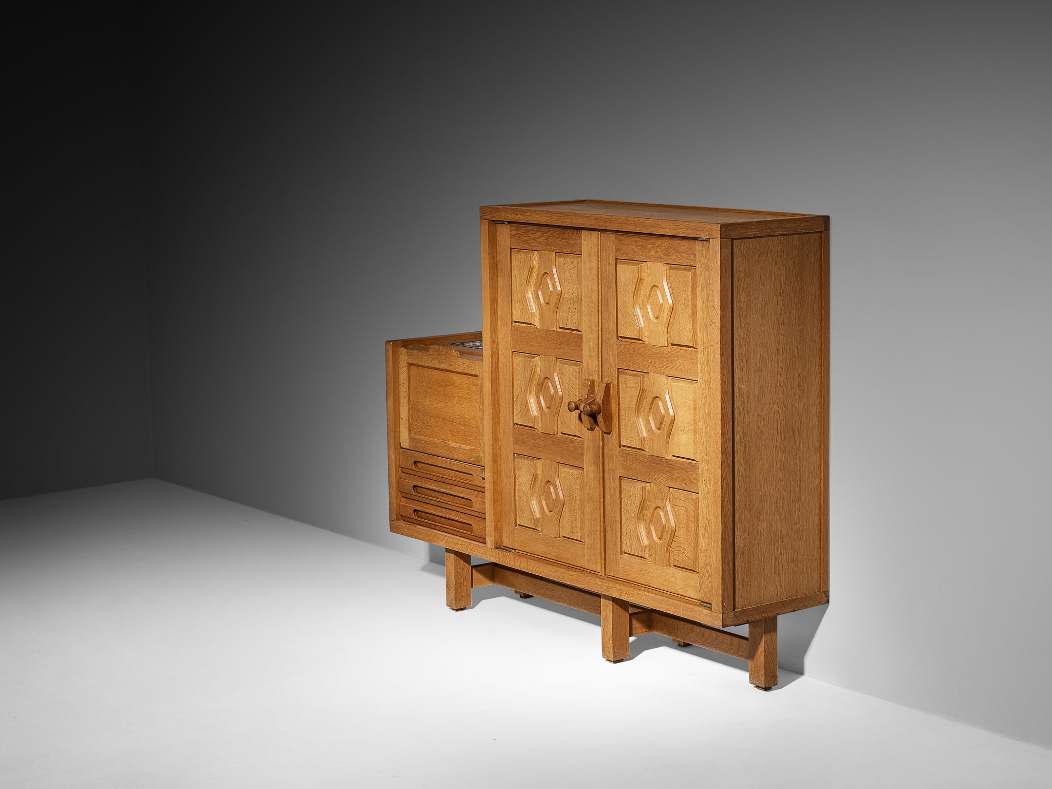 Guillerme & Chambron Cabinet 'Thierry' in Solid Oak Case pieces and storage cabinets Morentz