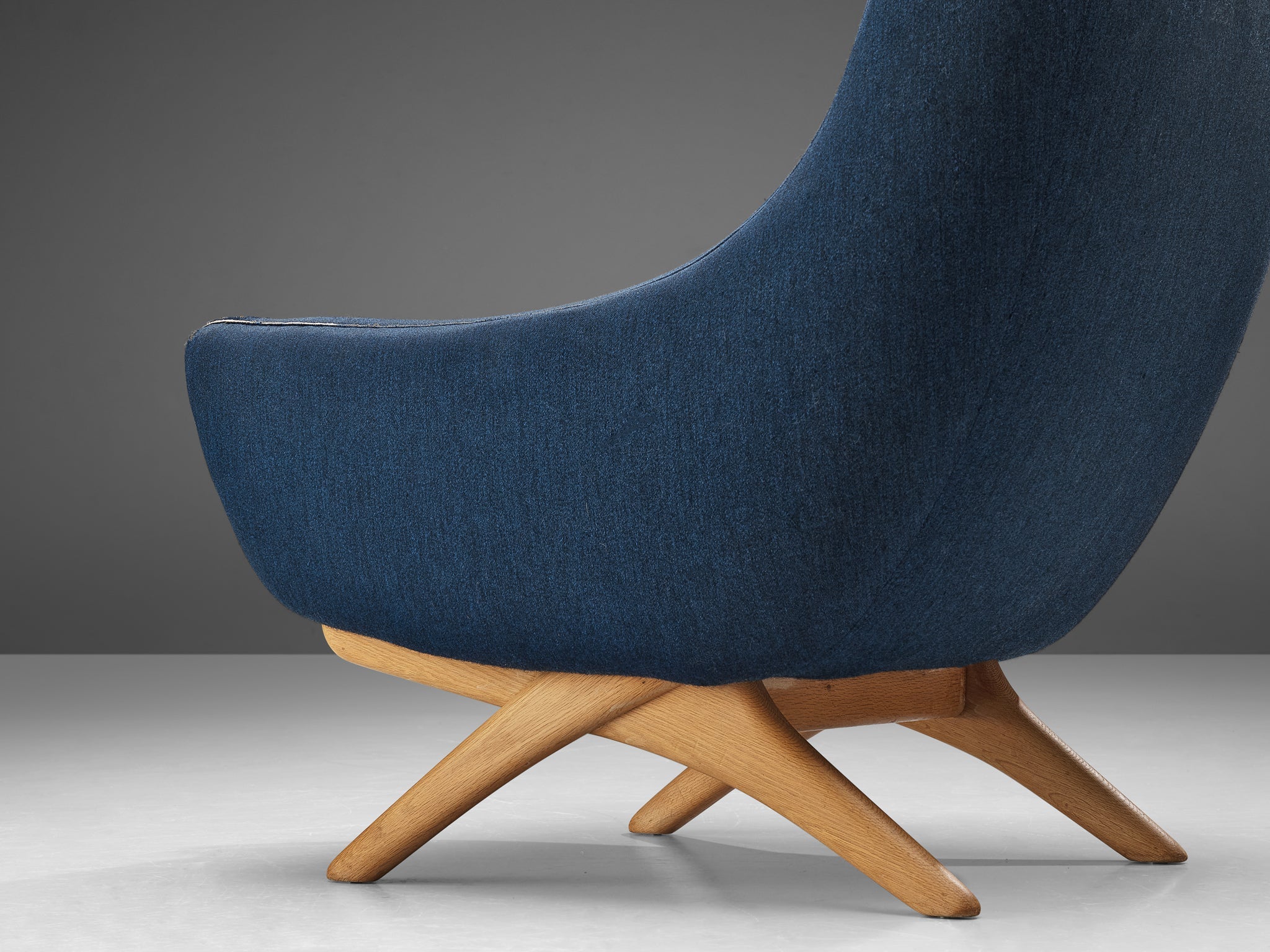 Illum Wikkelsø Lounge Chair in Blue Upholstery and Oak seating Morentz