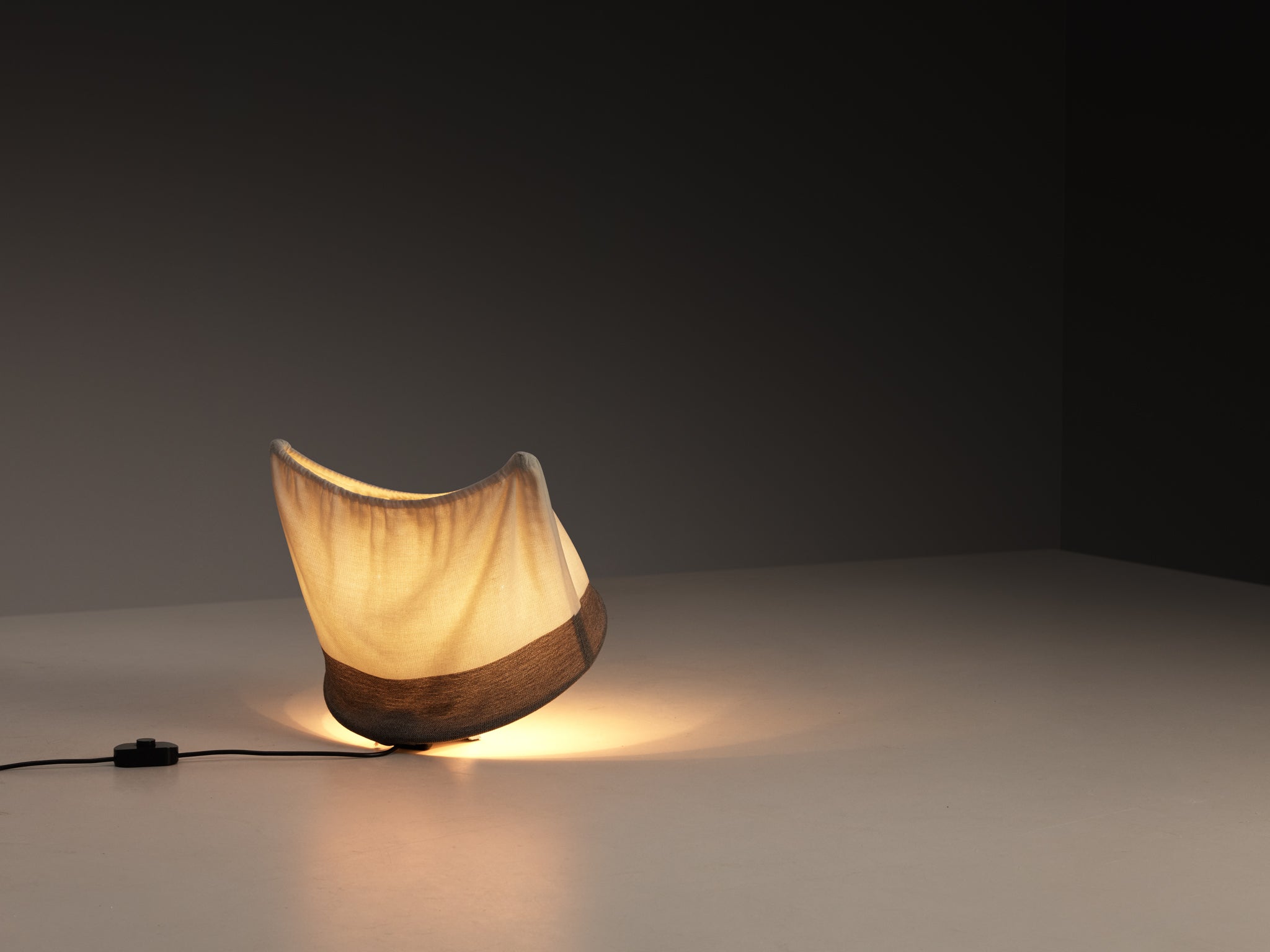 Mario Bellini for Artemide Table or Floor Lamp 'Circo' in Off-White Canvas Lighting Morentz