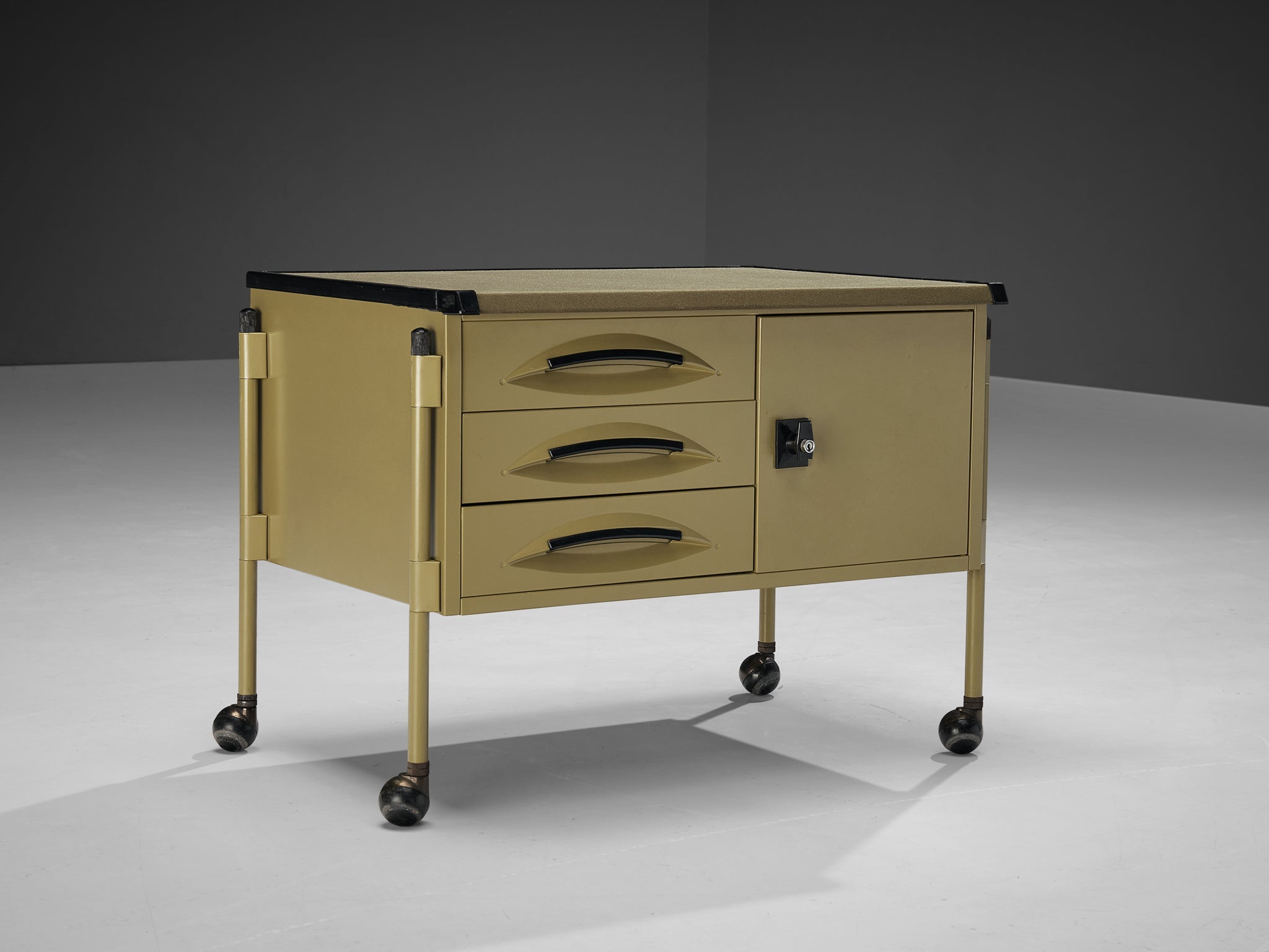 Studio BBPR for Olivetti ‘Spazio’ Cabinet case pieces and storage cabinets Morentz