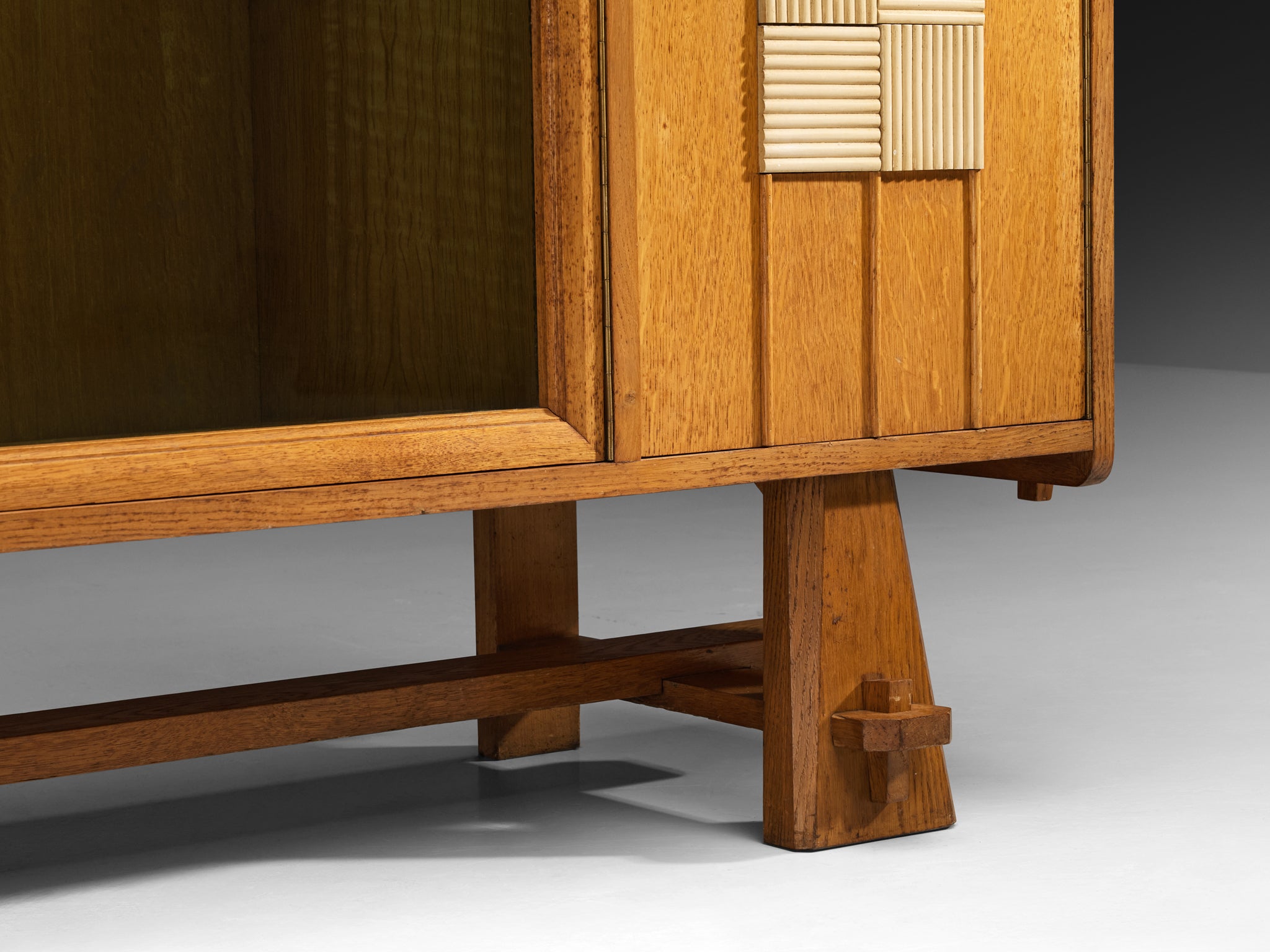 Belgian Cabinet in Solid Oak and Glass Case pieces and storage cabinets Morentz