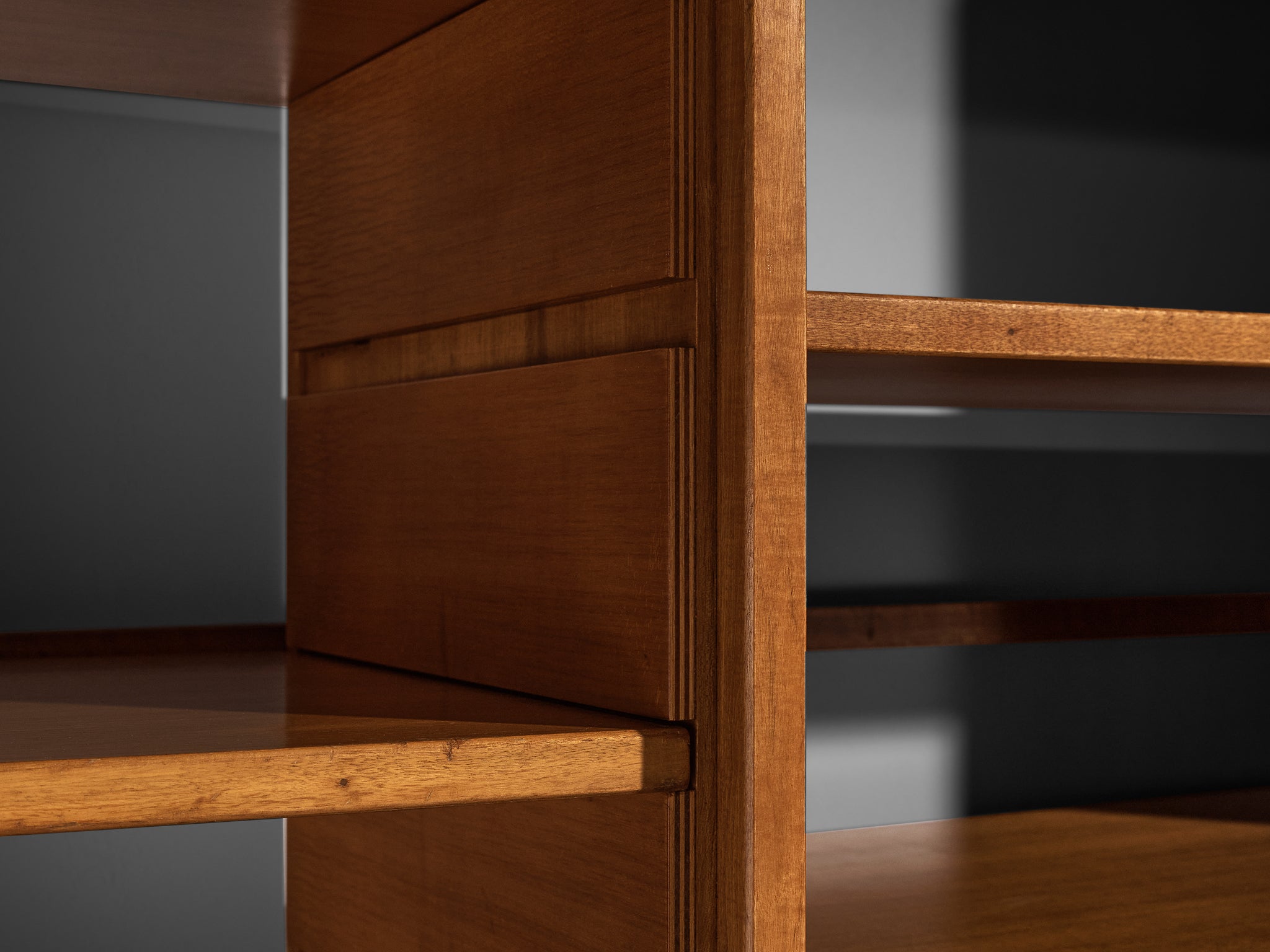 Gianfranco Frattini for Cantieri Carugati Large Library in Walnut Case pieces and storage cabinets Morentz