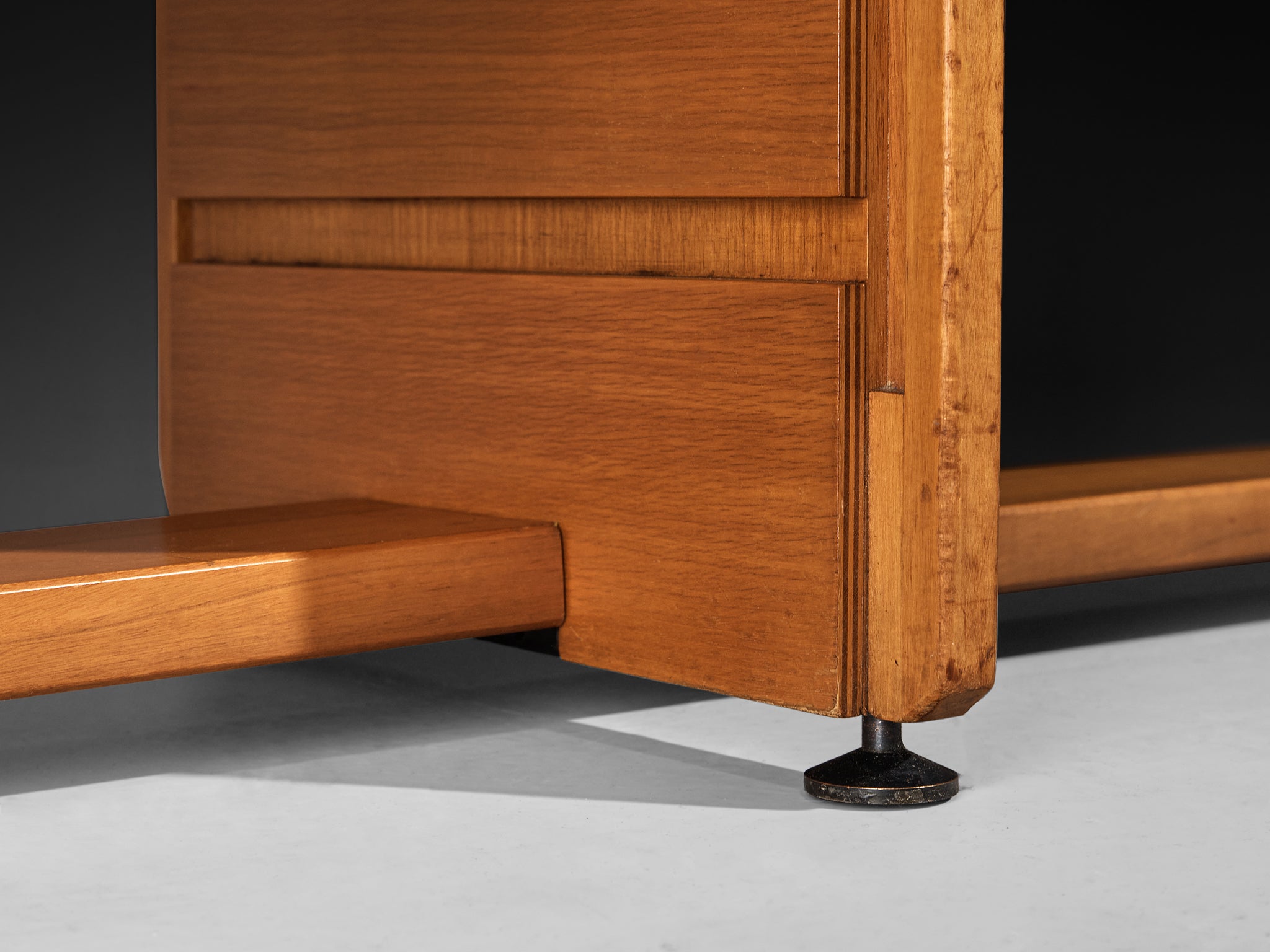 Gianfranco Frattini for Cantieri Carugati Large Library in Walnut Case pieces and storage cabinets Morentz