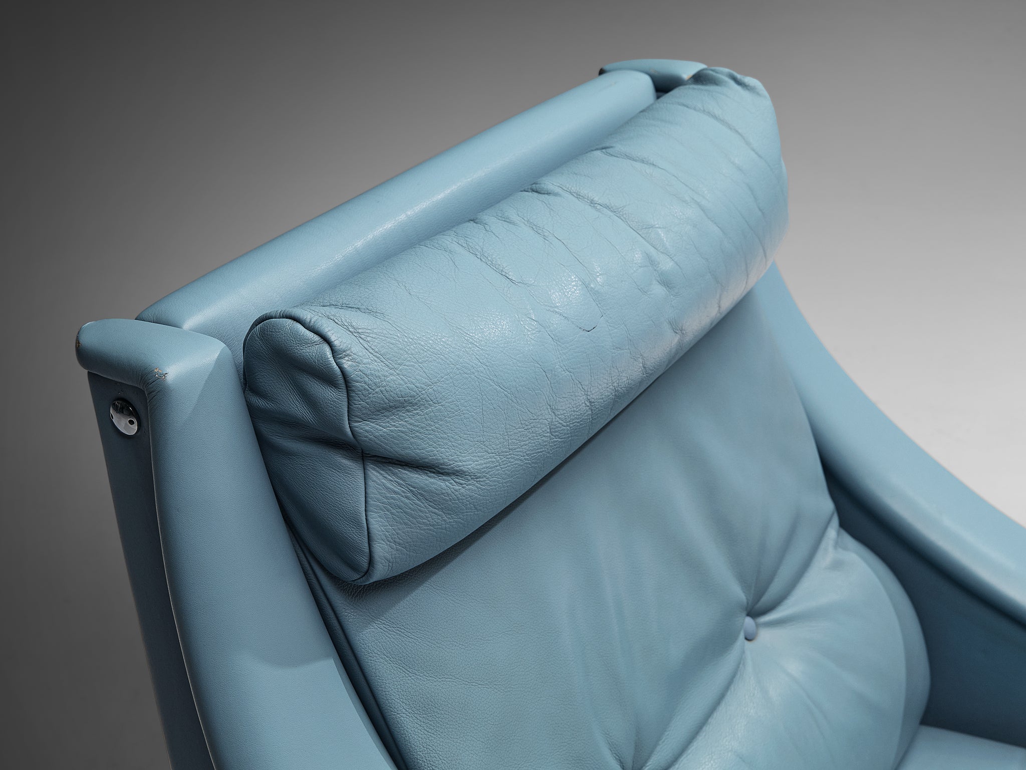 Gio Ponti for Poltrona Frau Lounge Chair 'Dezza' in Light Blue Leather