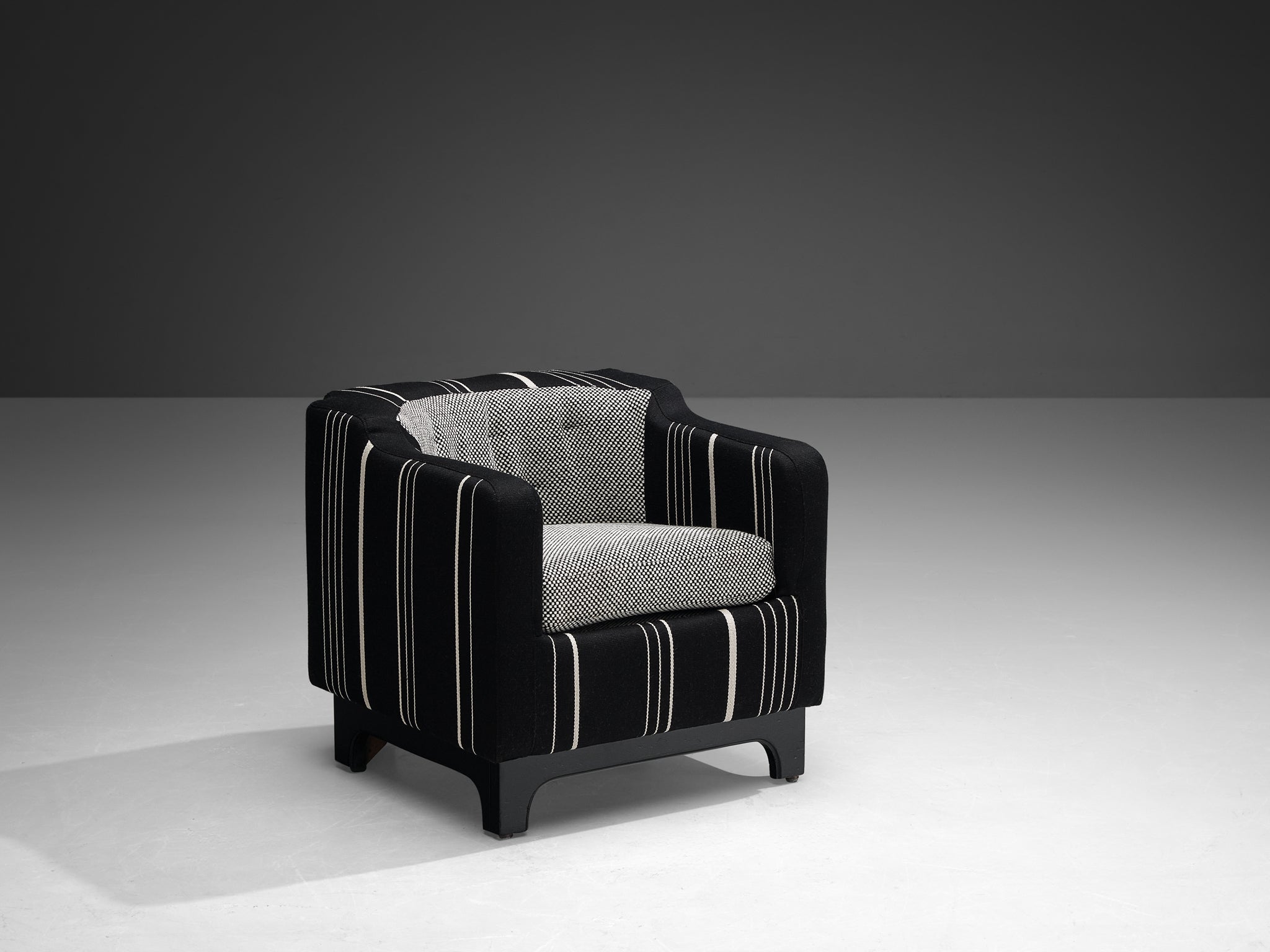 1950s Mid-Century Modern Pair of Italian Club Chairs in Black White Fabric Seating Morentz