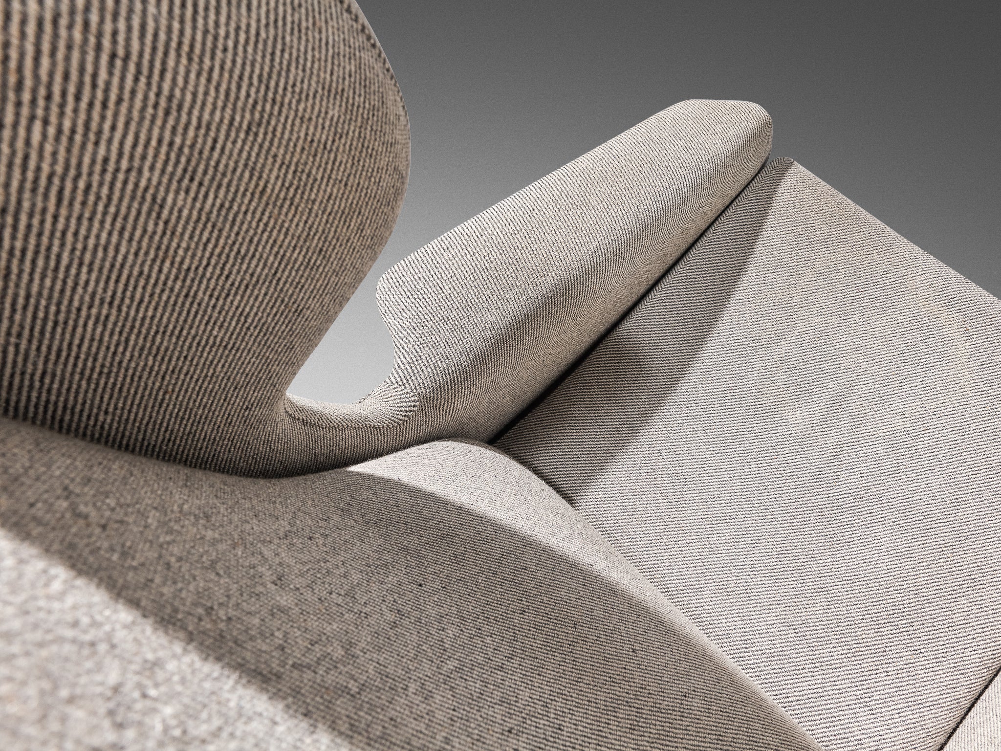 Gianfranco Frattini for Cassina Lounge Chair in Grey Wool and Walnut