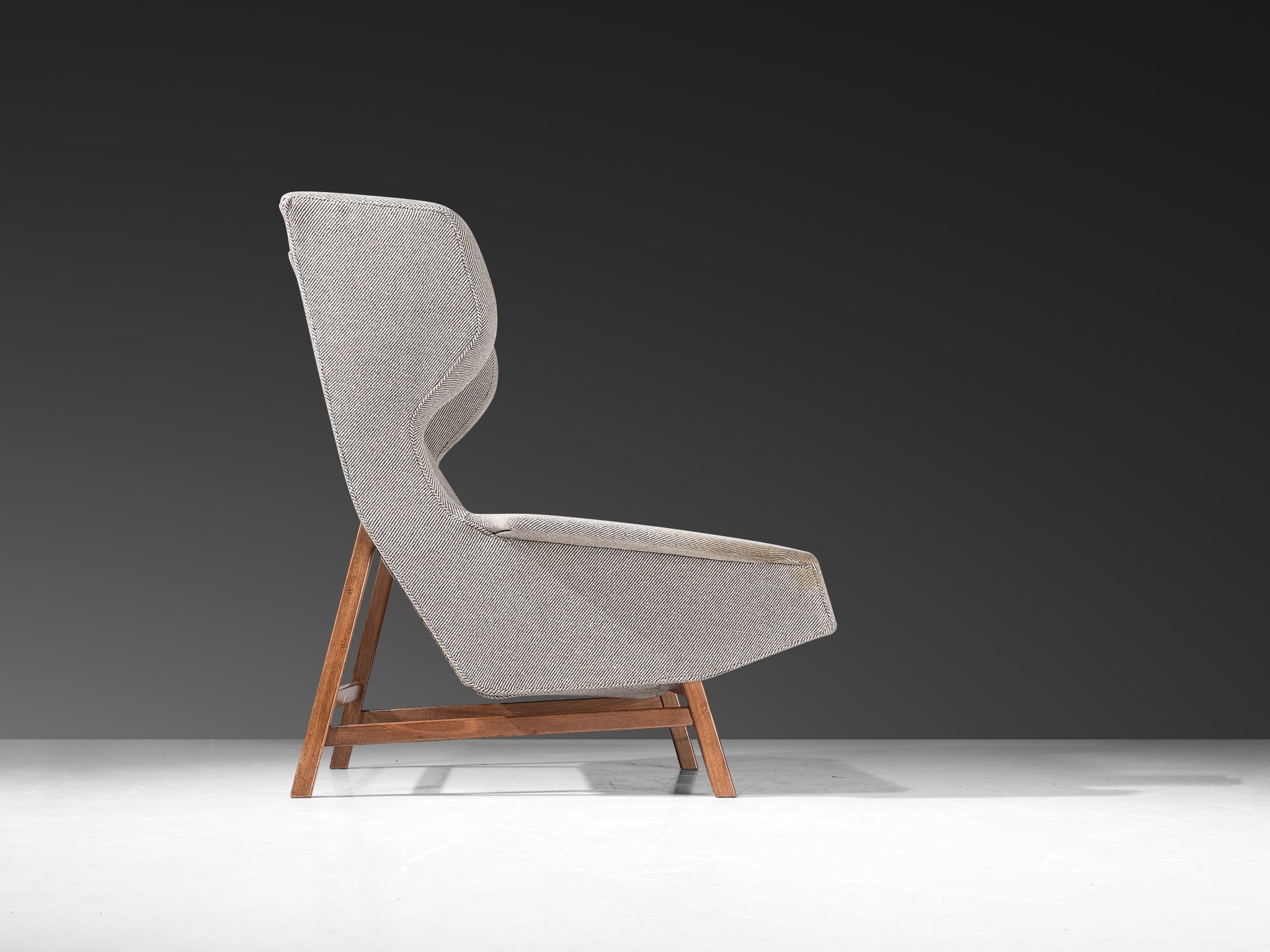 Gianfranco Frattini for Cassina Lounge Chair in Grey Wool and Walnut Seating Morentz
