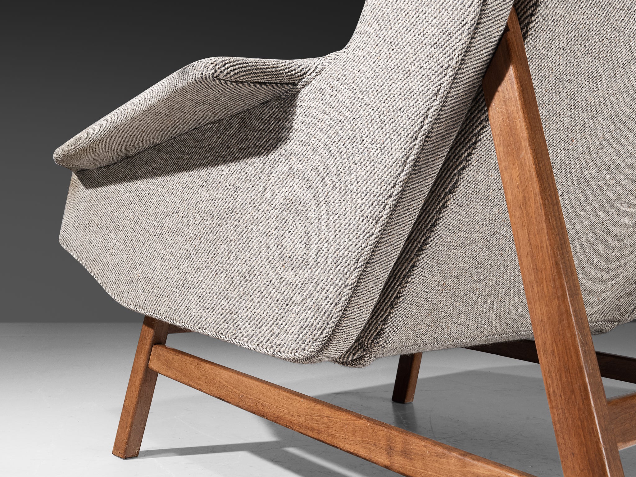 Gianfranco Frattini for Cassina Lounge Chair in Grey Wool and Walnut