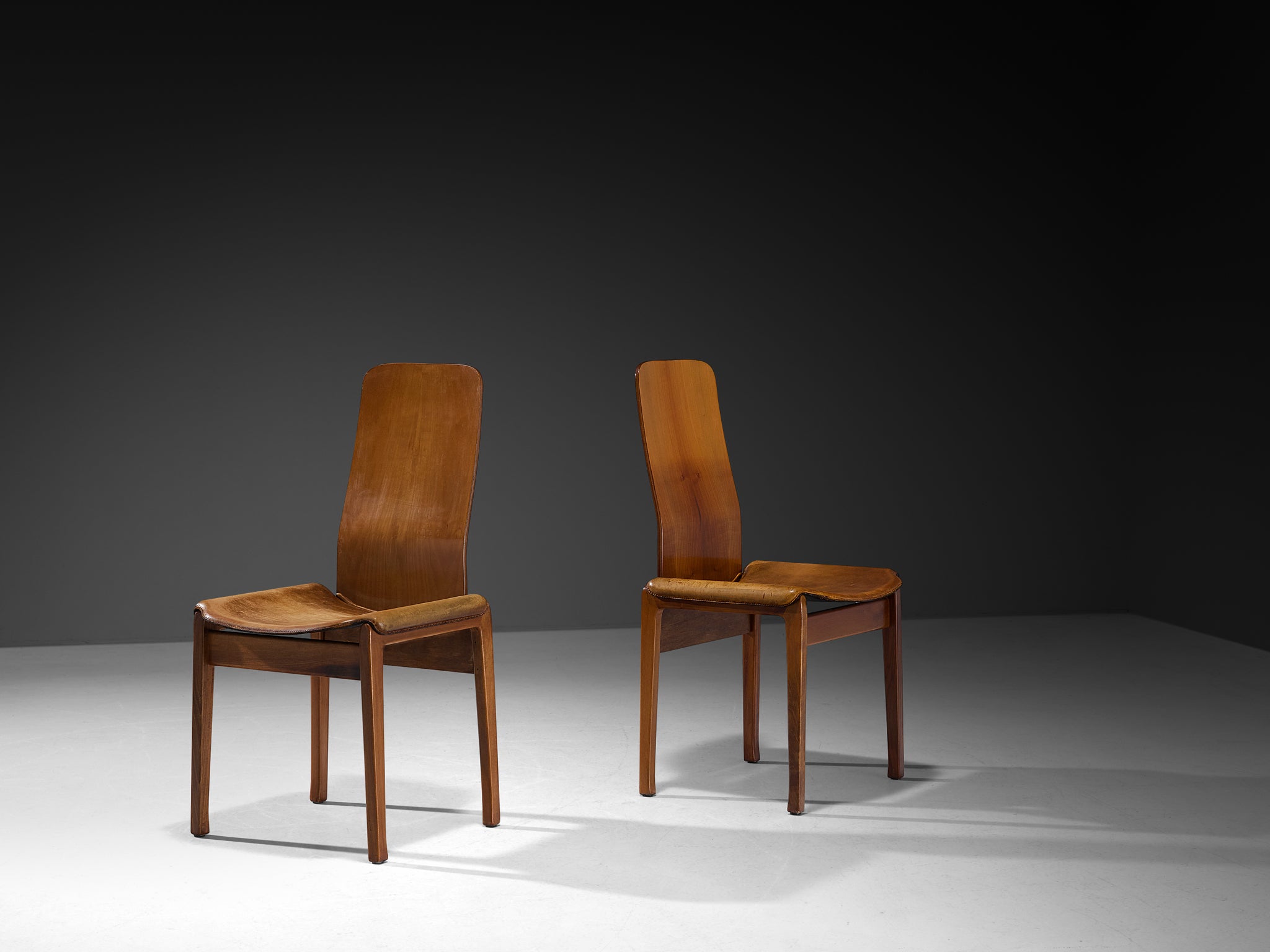 Tito Agnoli for Molteni Set of Four 'Fiorenza' Dining Chairs in Leather & Walnut Seating Morentz