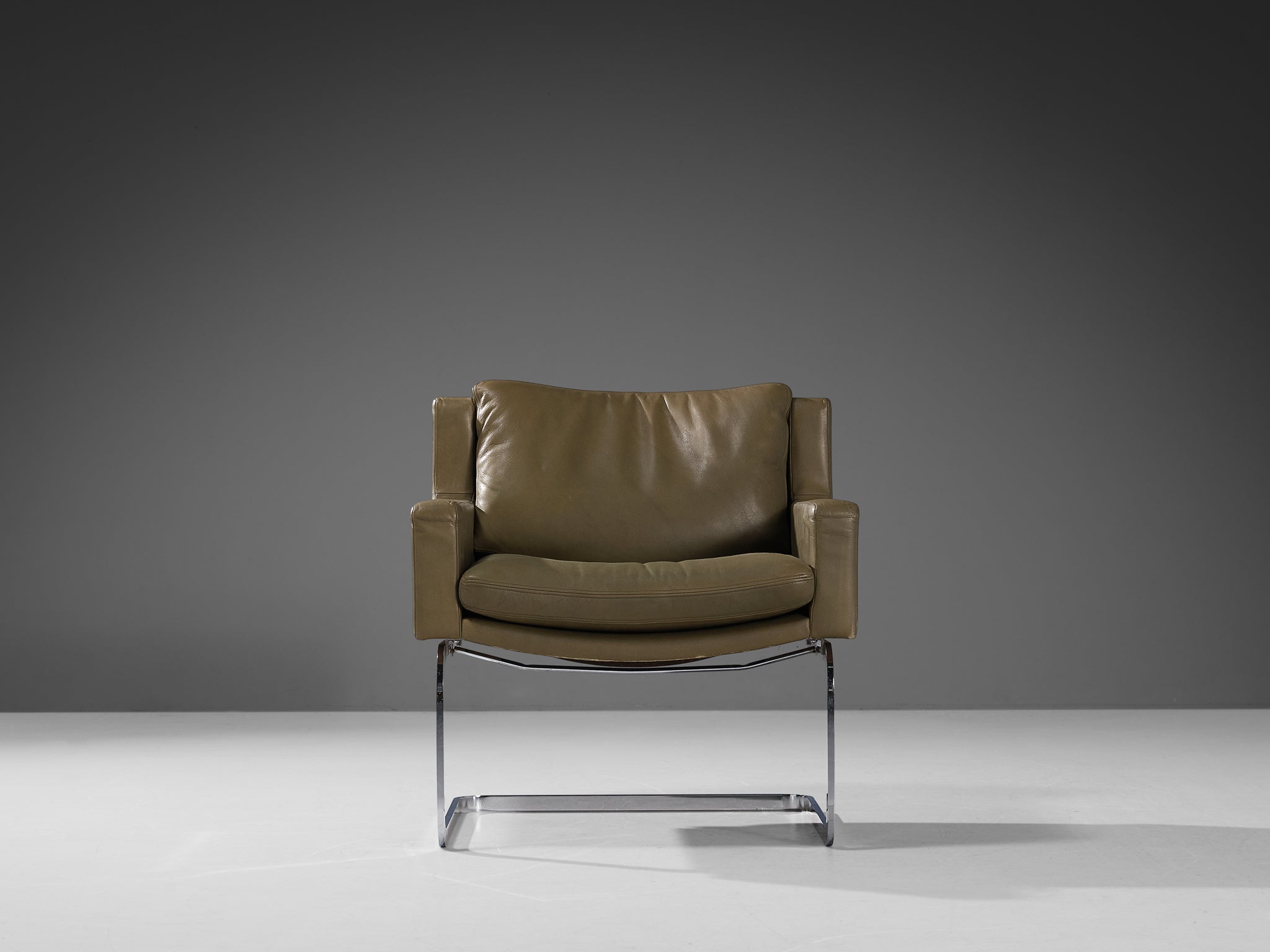 Robert Haussmann for De Sede 'DS-201' Armchair in Olive Green Leather Seating Morentz