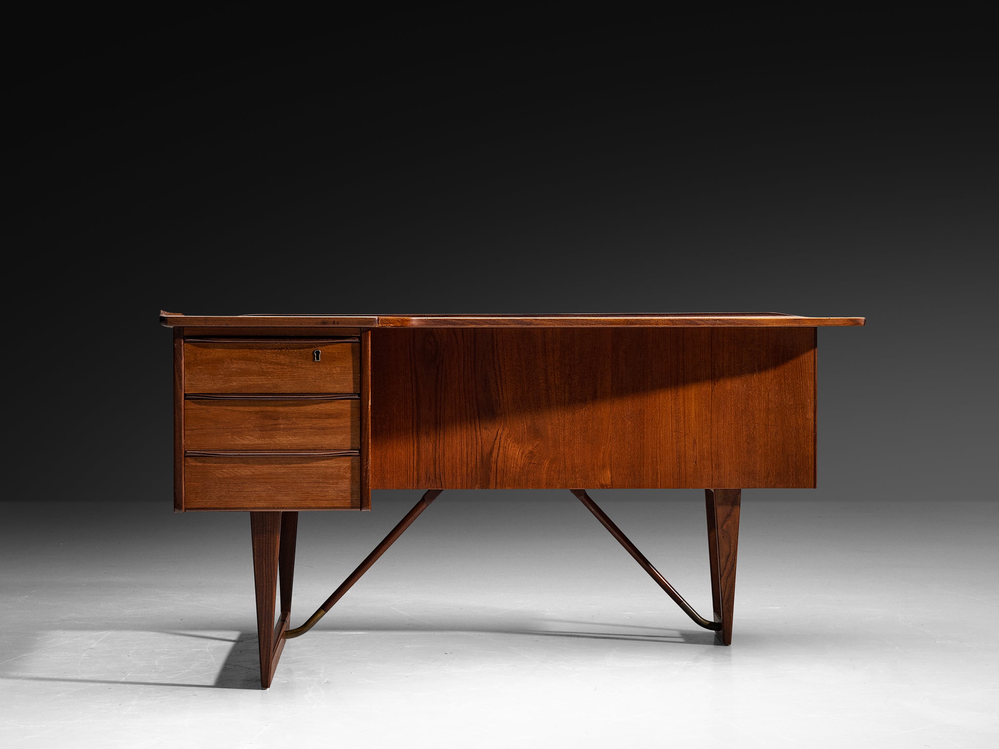 Peter Lovig Nielsen for Hedensted Mobelfabrik 'Boomerang' Desk in Teak Tables Morentz