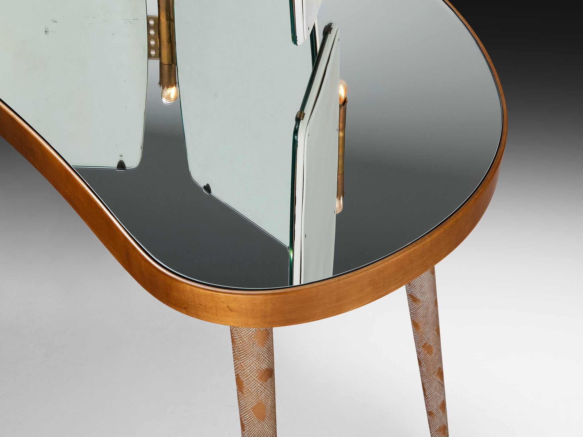 Rare Osvaldo Borsani Vanity Table in Maple with Mirrors and Built-in Lights Tables Morentz