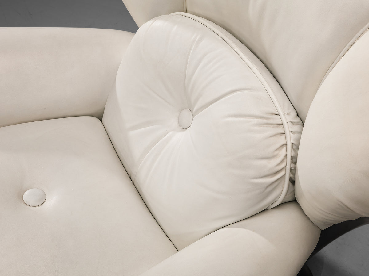 Italian Bulky Pair of Lounge Chairs in Fiberglass and Leatherette Seating Morentz