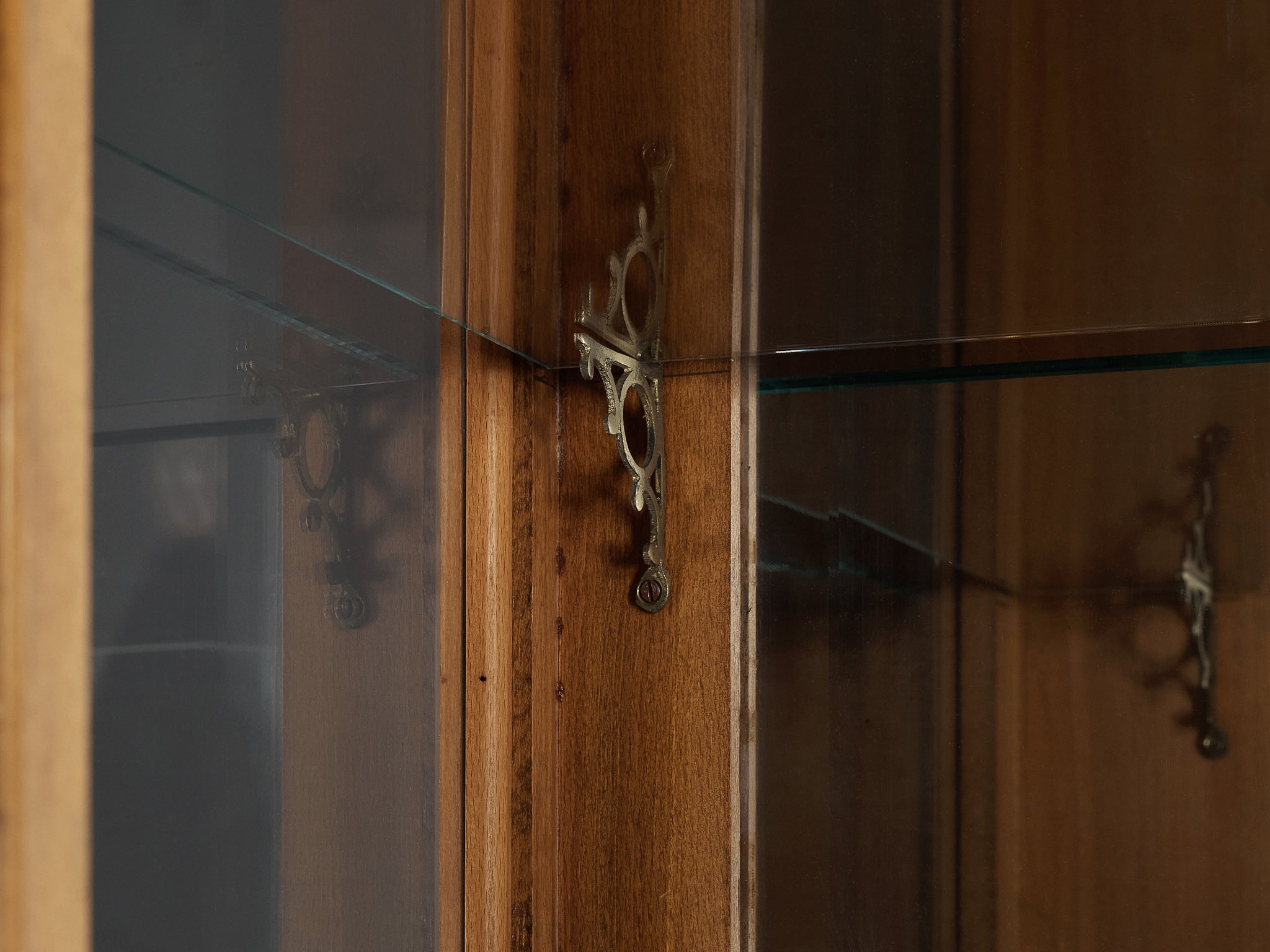 1940s Art Deco Showcase in Walnut and Glass Case pieces and storage cabinets Morentz