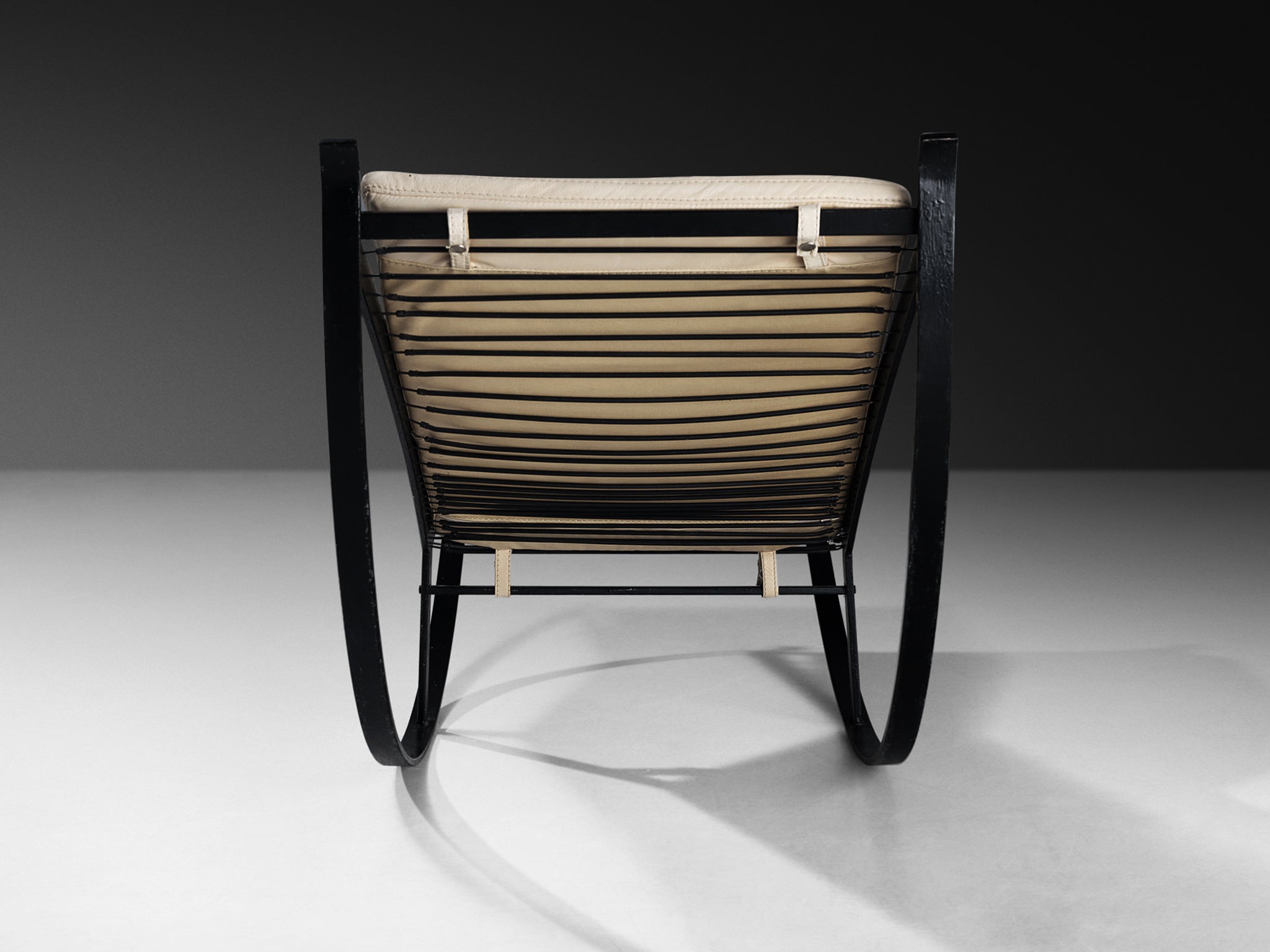 1960s French Geometric Rocking Chair in Black Steel and Off-White Leather Seating Morentz