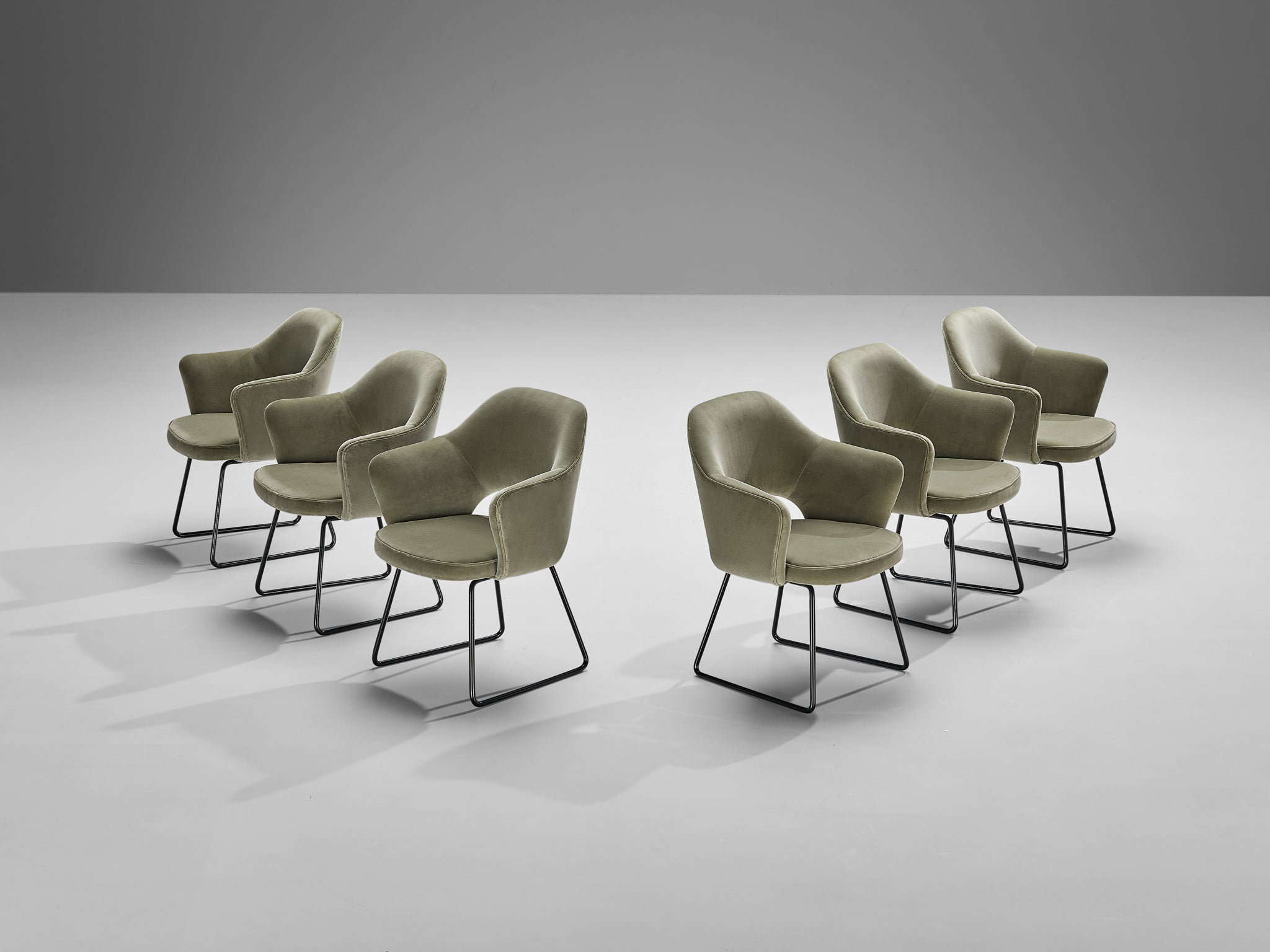 Eero Saarinen Limited Edition ‘Conference’ Armchairs of UNESCO Paris seating Morentz