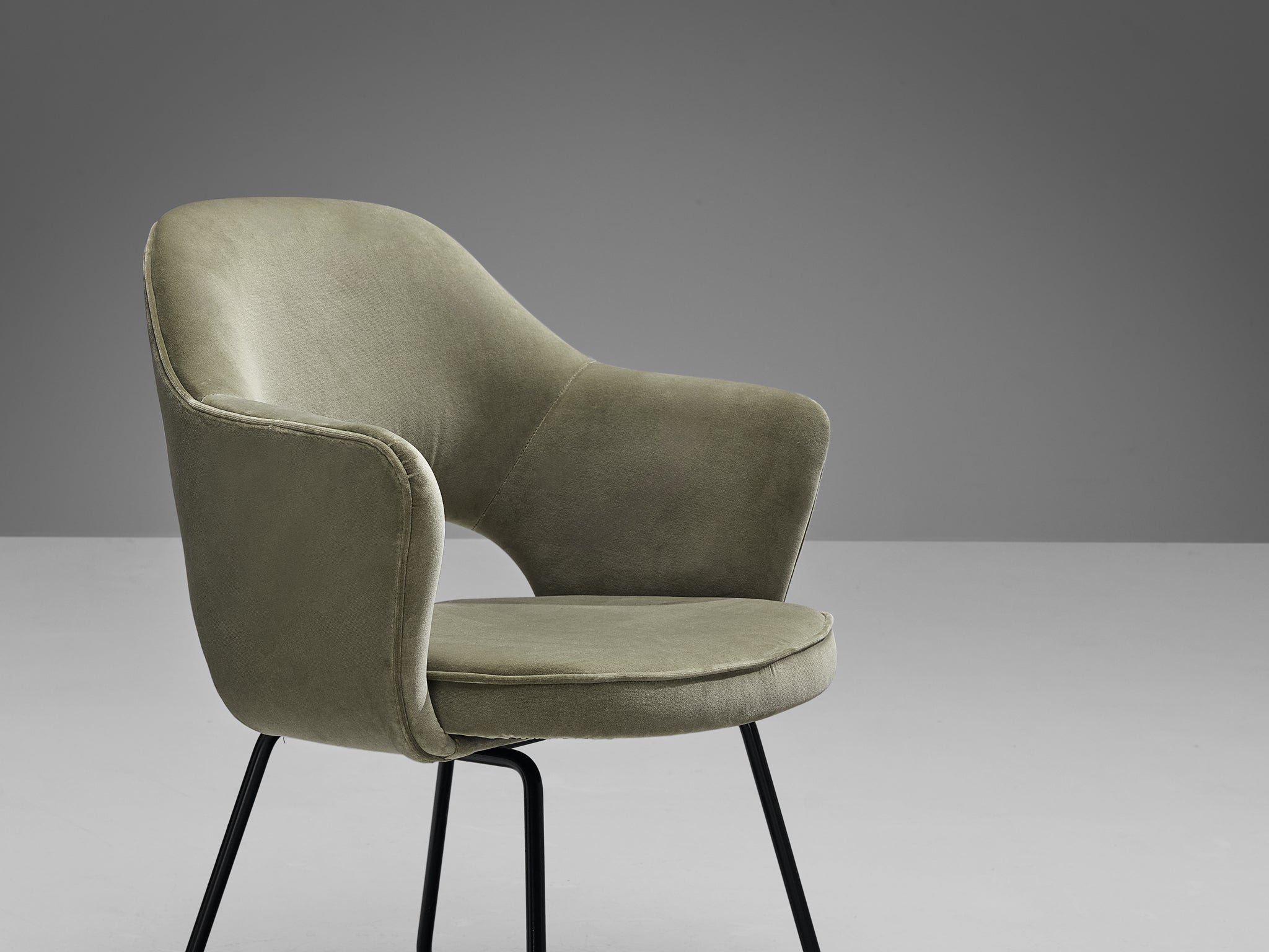 Eero Saarinen Limited Edition ‘Conference’ Armchairs of UNESCO Paris seating Morentz