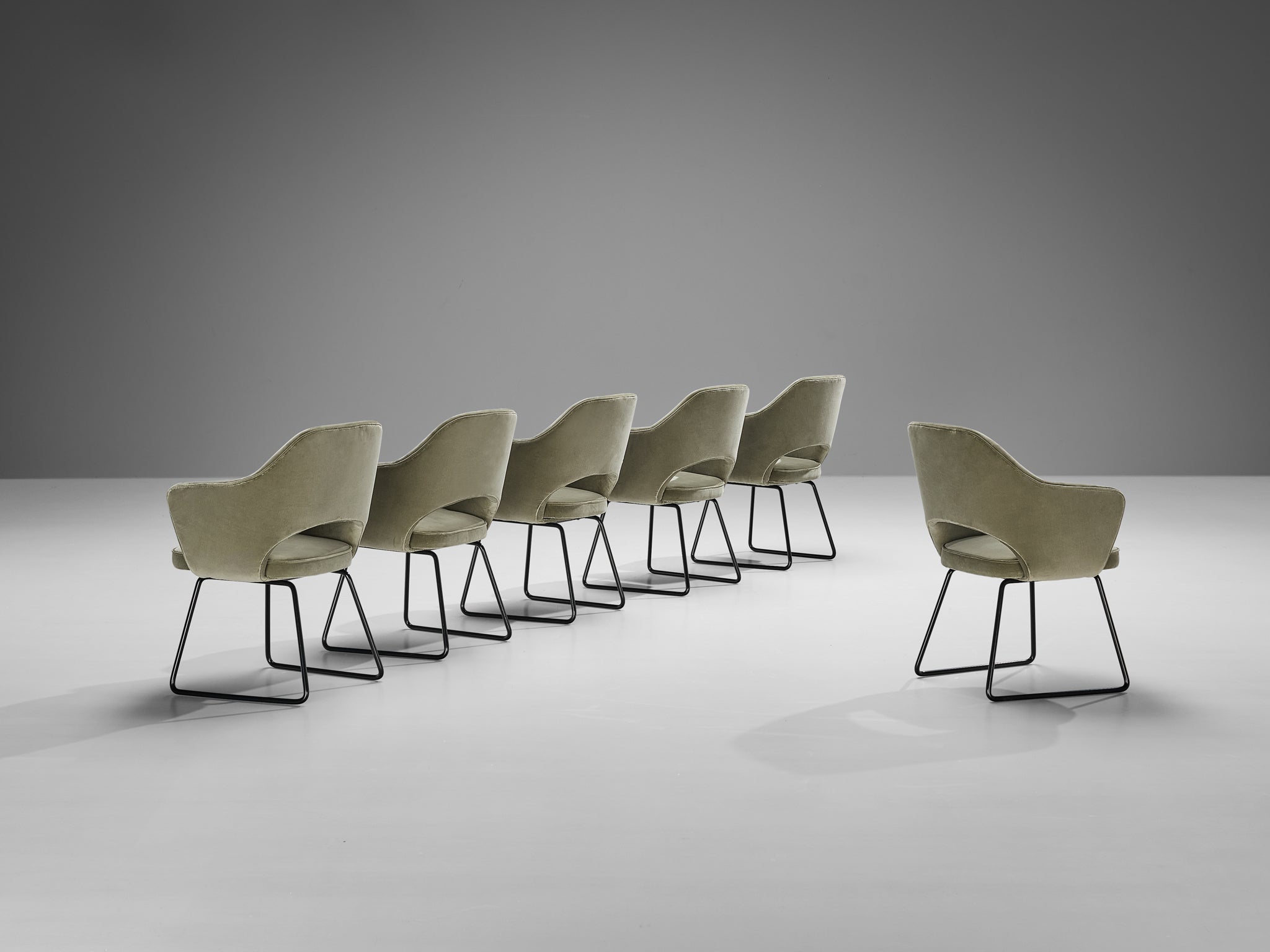Eero Saarinen Limited Edition ‘Conference’ Armchairs of UNESCO Paris seating Morentz