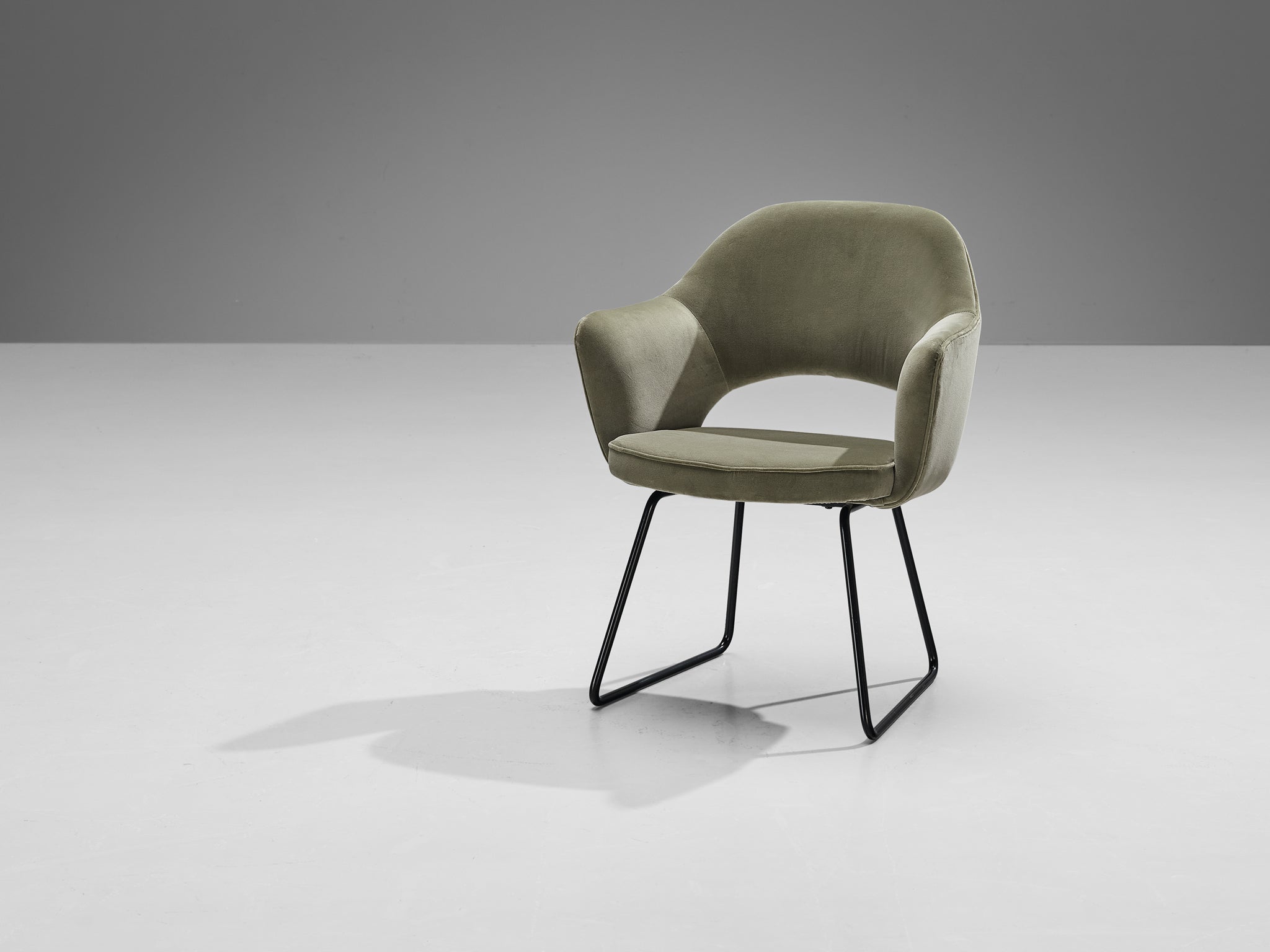 Eero Saarinen Limited Edition ‘Conference’ Armchairs of UNESCO Paris seating Morentz