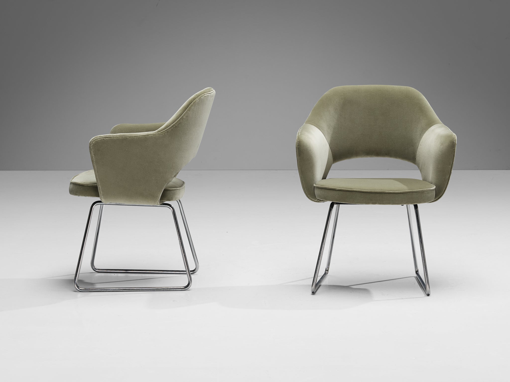 Eero Saarinen Limited Edition ‘Conference’ Armchairs of UNESCO Paris seating Morentz
