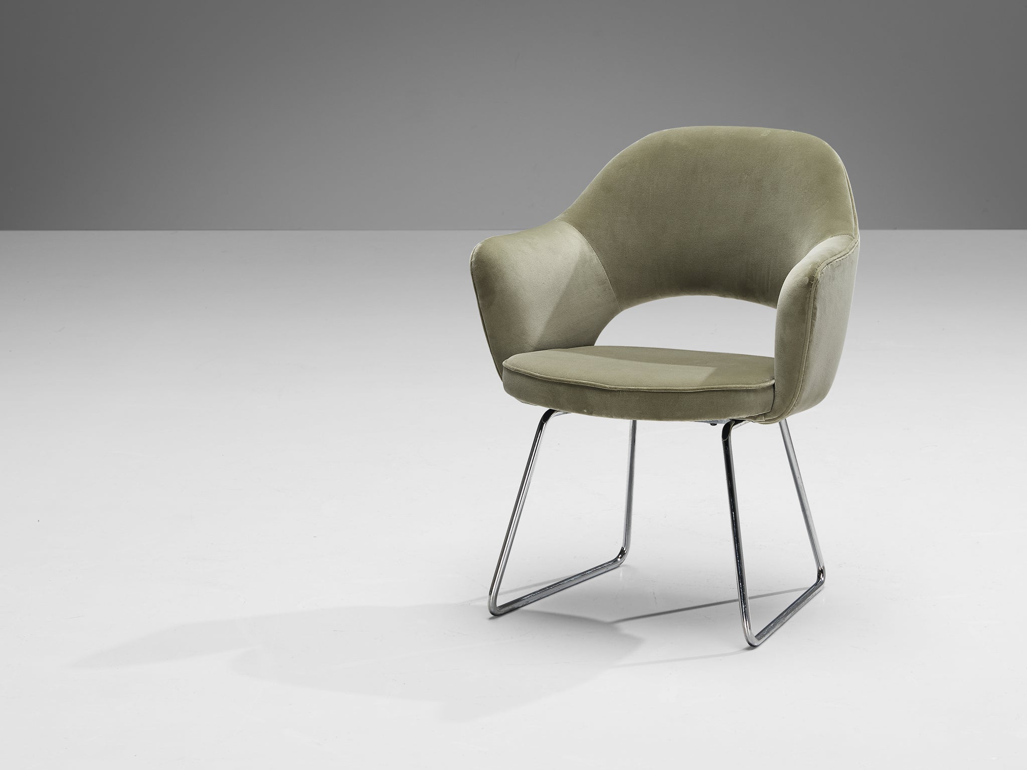 Eero Saarinen Limited Edition ‘Conference’ Armchairs of UNESCO Paris seating Morentz