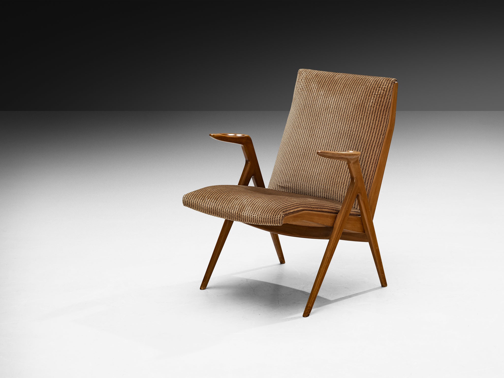 Taichiro Nakay for La Permanente Mobili Cantù Armchairs in Cherry Seating Morentz