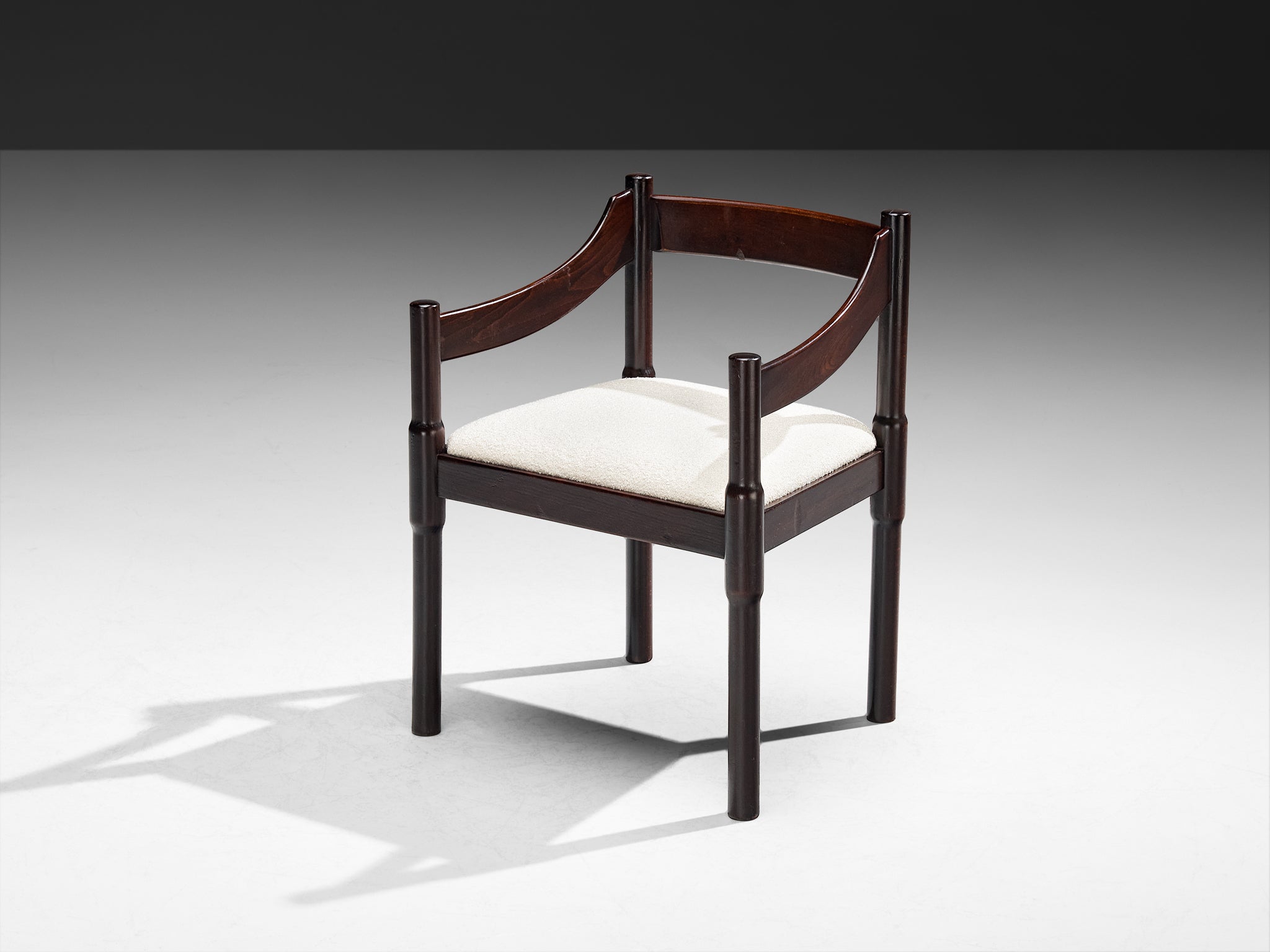 Vico Magistretti 'Carimate' Dining Chairs in White Upholstery Seating Morentz