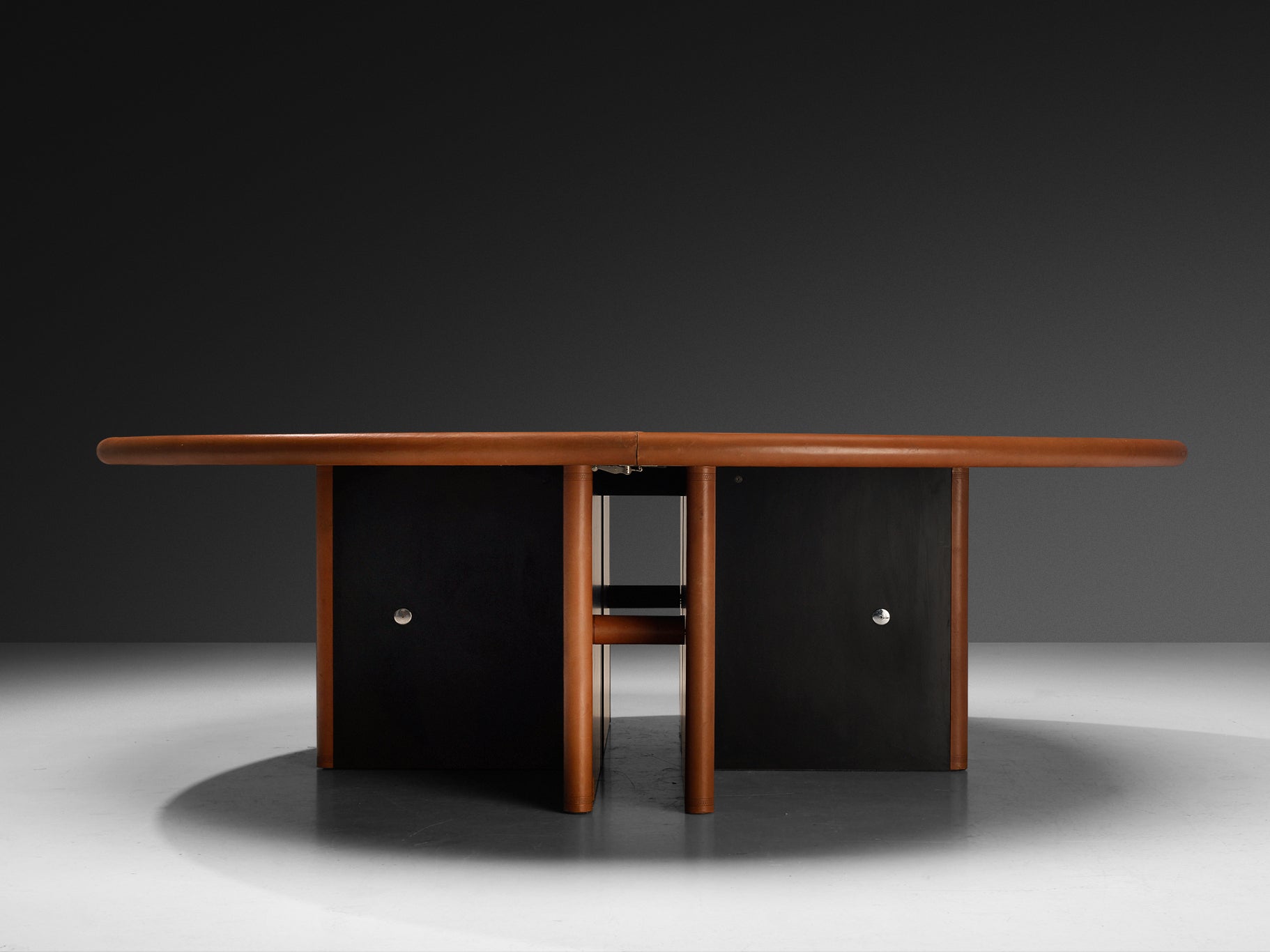 Guido Faleschini for Mariani Round Table in Cognac Leather 8ft