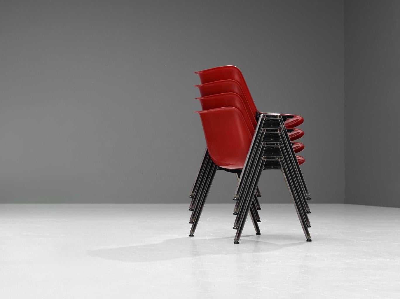 Centro Progetti Tecno Stackable ‘Modus’ Chairs in Red seating Morentz
