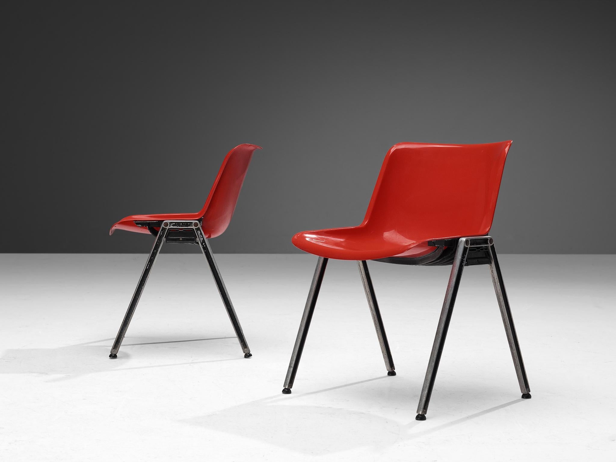Centro Progetti Tecno Stackable ‘Modus’ Chairs in Red seating Morentz