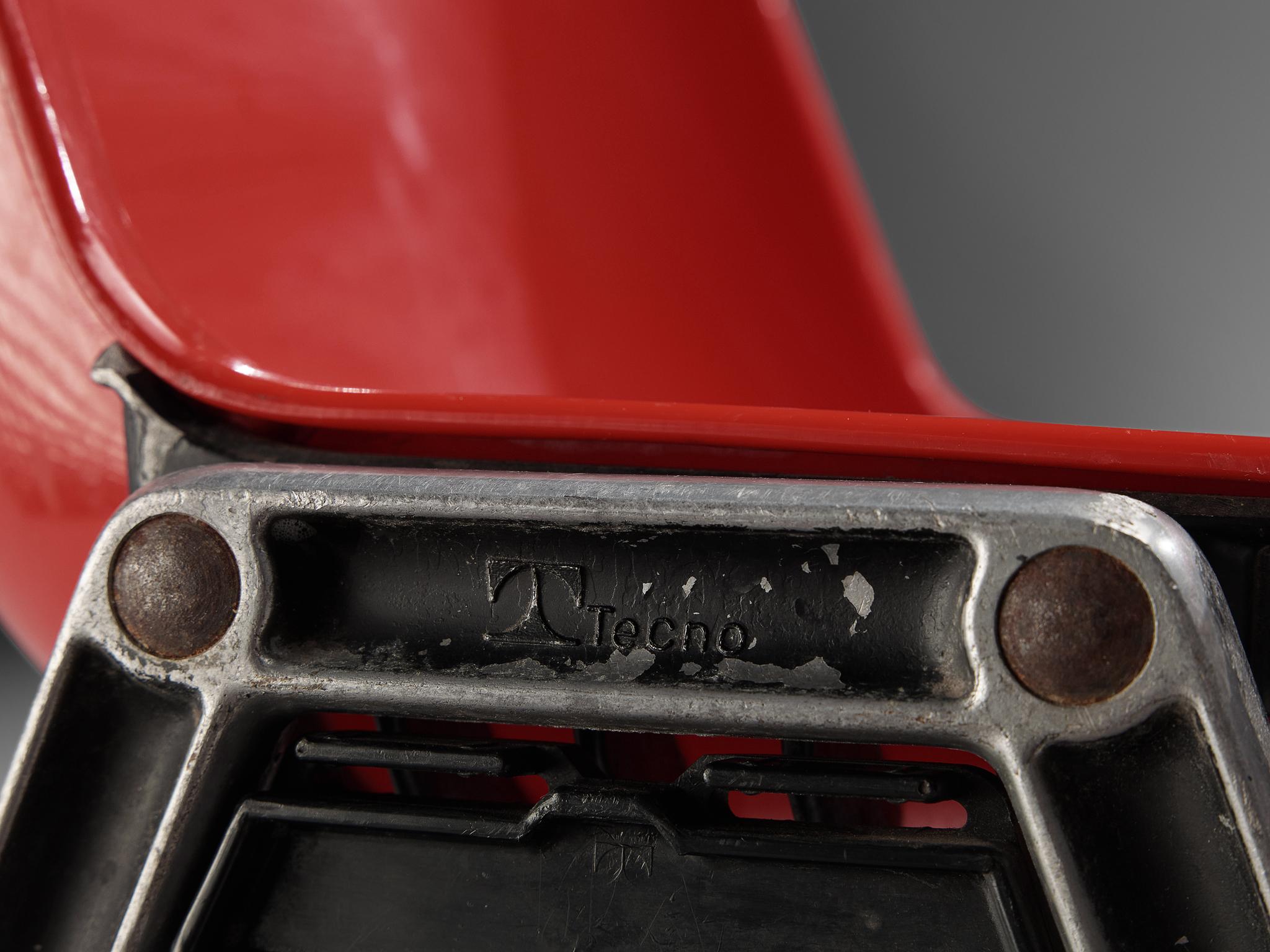 Centro Progetti Tecno Stackable ‘Modus’ Chairs in Red seating Morentz