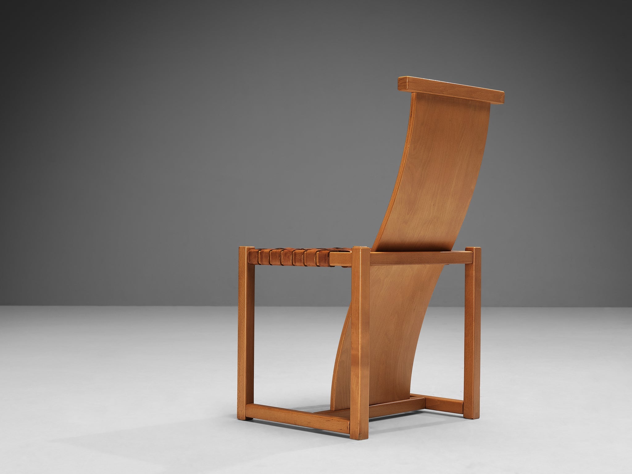 Italian Pair of Dining Chairs with Woven Leather Seats seating Morentz