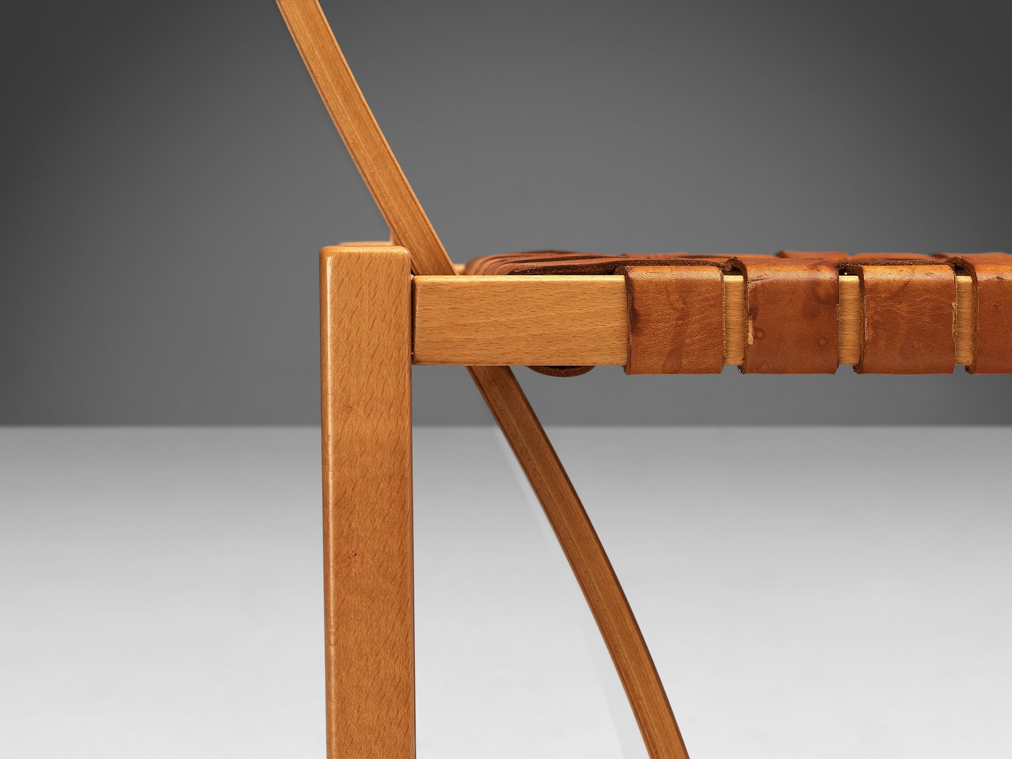 Italian Pair of Dining Chairs with Woven Leather Seats seating Morentz