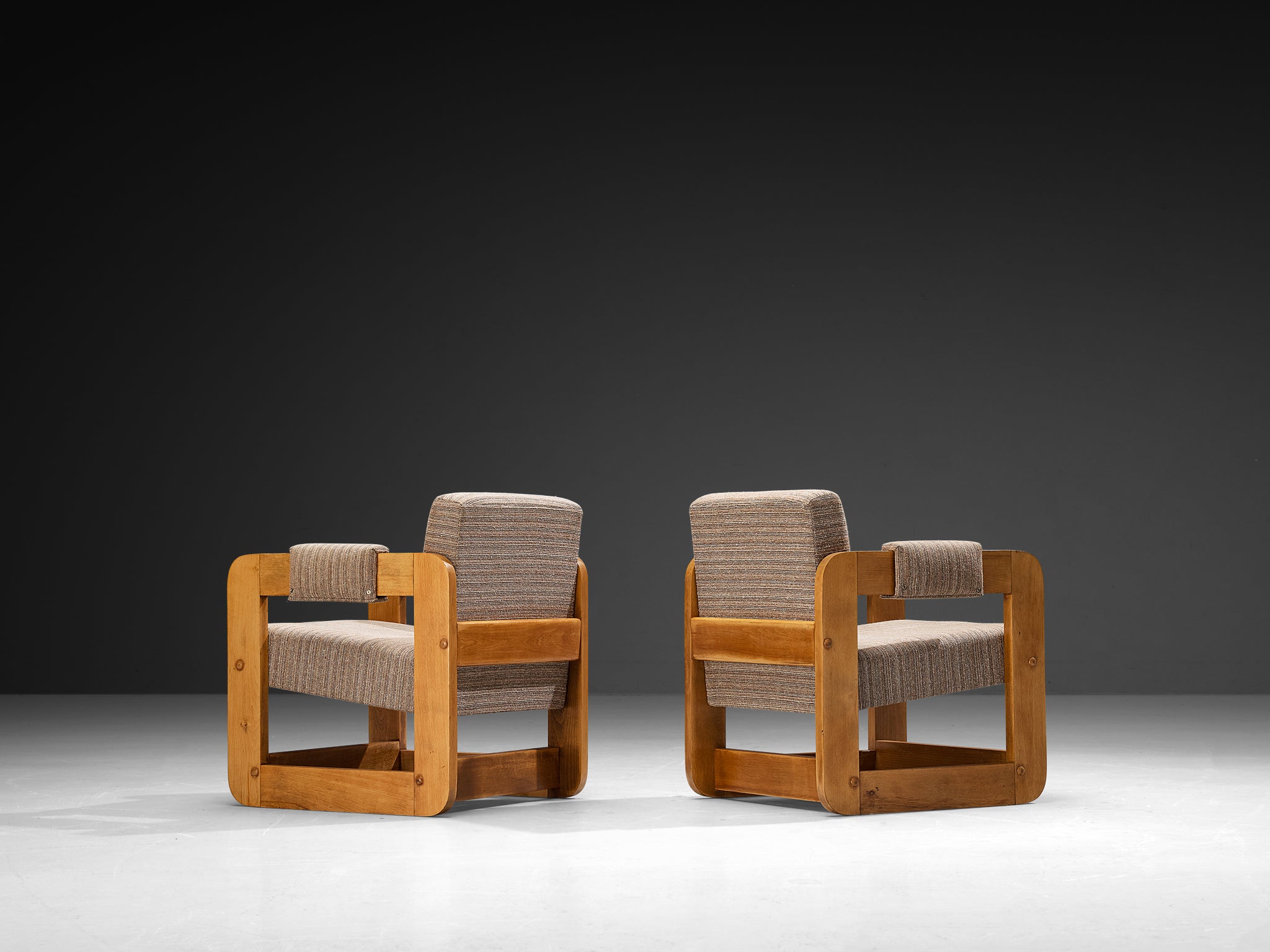 Cubic Lounge Chairs in Light Grey Upholstery Seating Morentz