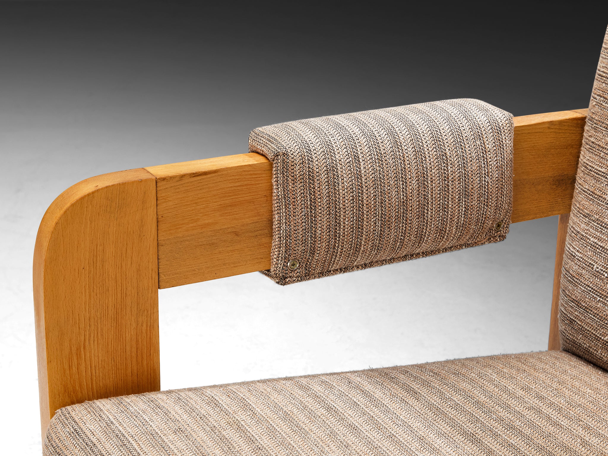 Cubic Lounge Chairs in Light Grey Upholstery Seating Morentz