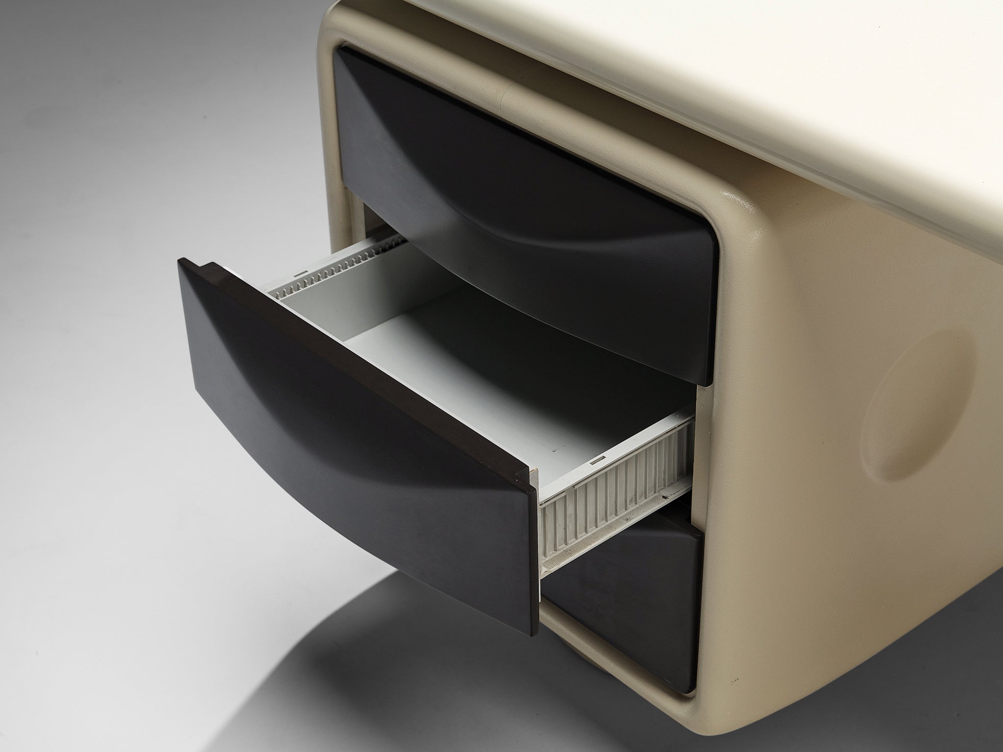 Ernest 'Igl' Hofmann 'Jet' Corner Desk in Polyurethane Tables Morentz