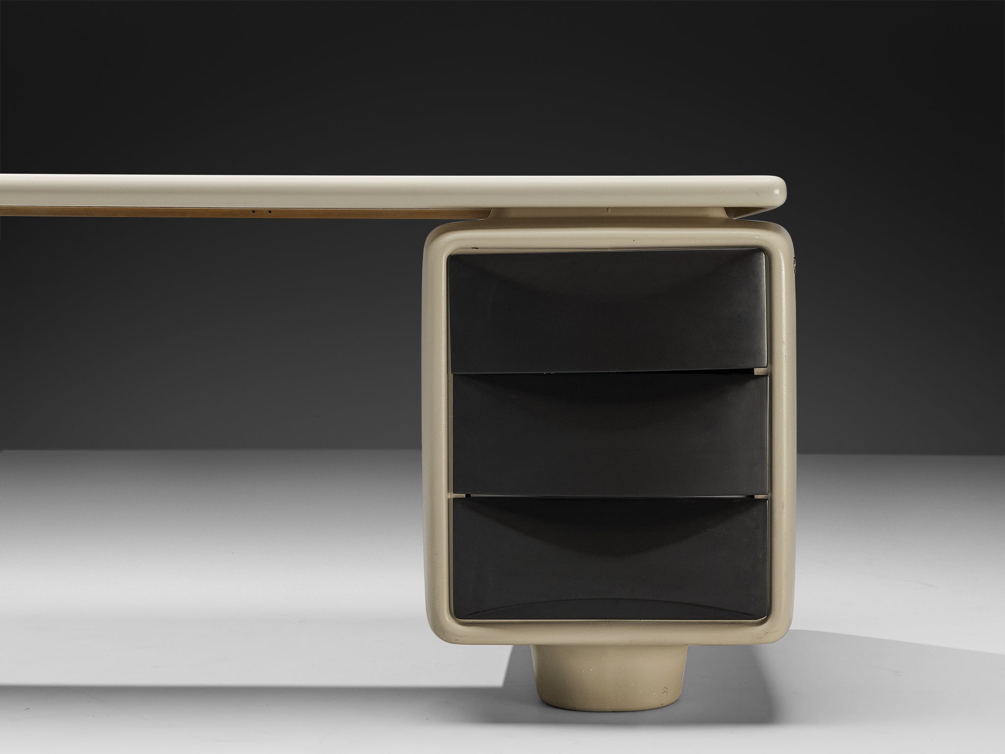 Ernest 'Igl' Hofmann 'Jet' Corner Desk in Polyurethane Tables Morentz