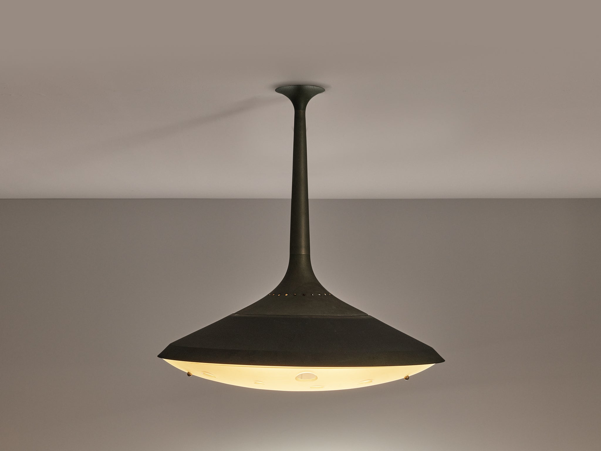 Max Ingrand for Fontana Arte Chandelier in Satin Crystal and Brass Lighting Morentz