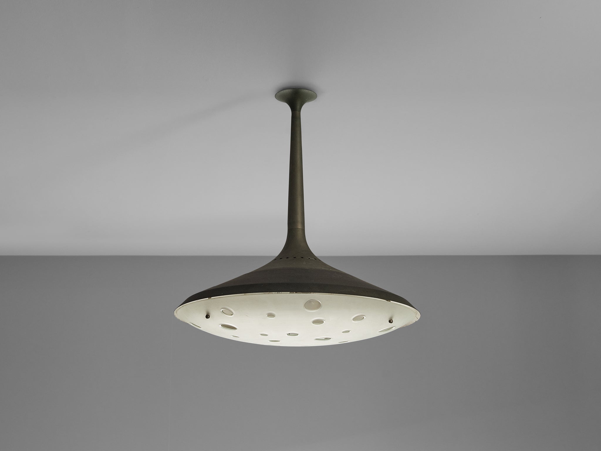 Max Ingrand for Fontana Arte Chandelier in Satin Crystal and Brass Lighting Morentz