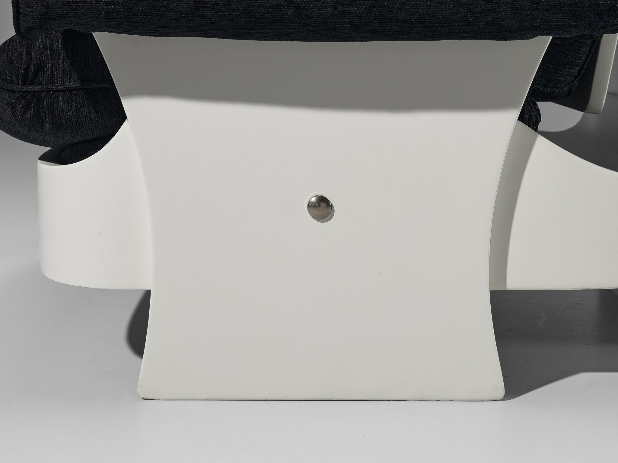 Italian Lounge Chair in White Plywood and Black Upholstery Seating Morentz