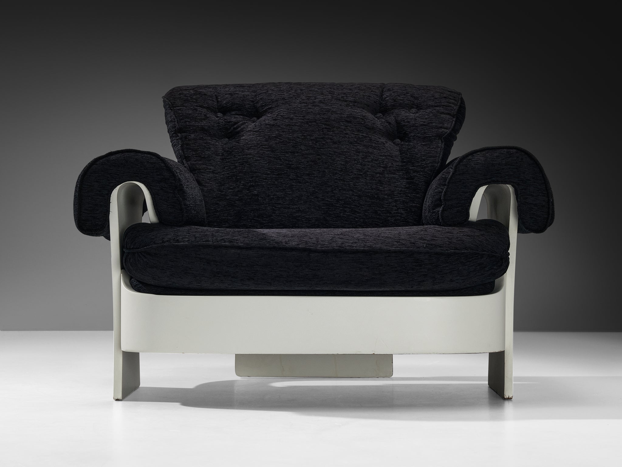 Italian Lounge Chair in White Plywood and Black Upholstery Seating Morentz