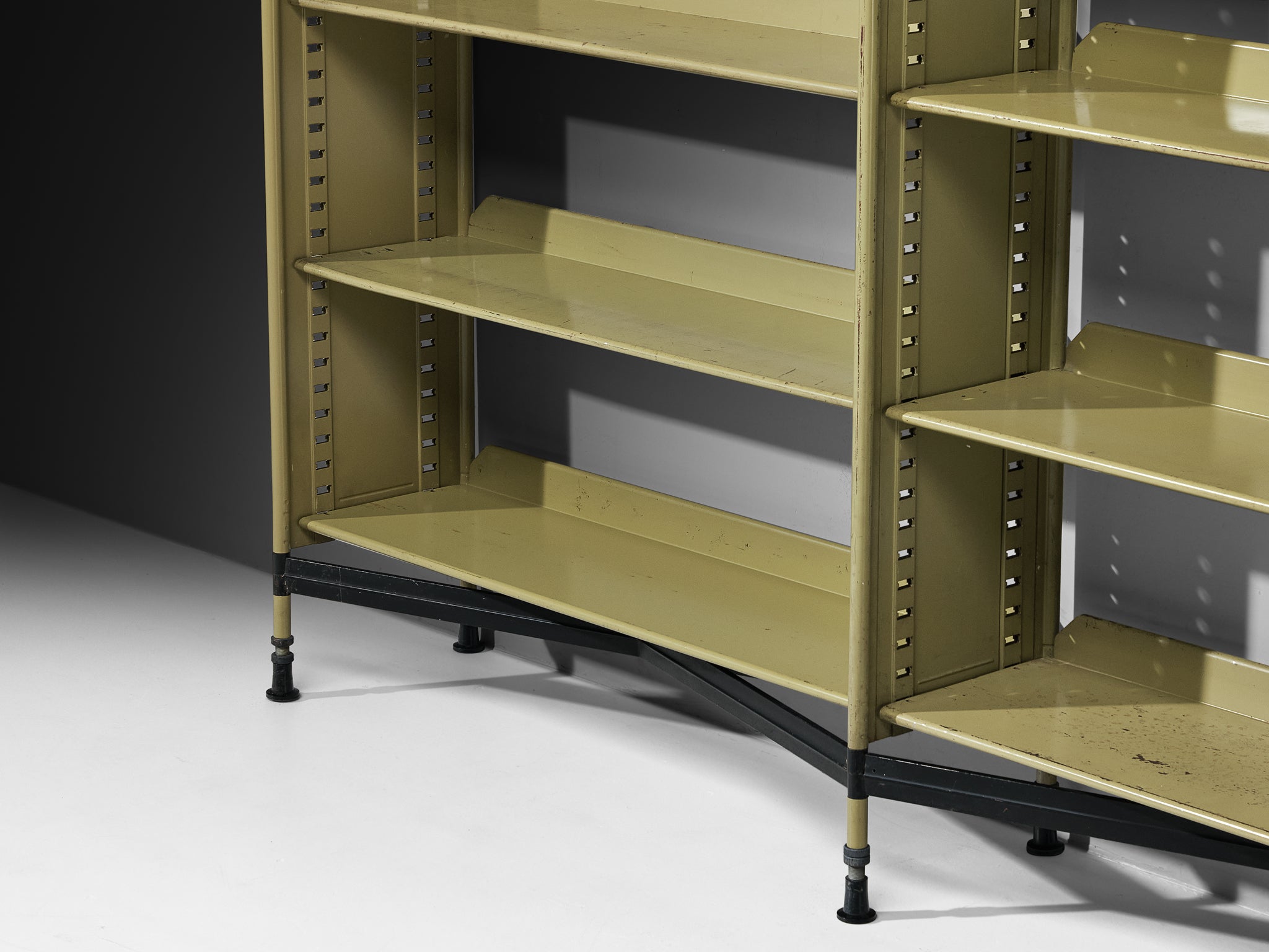 Studio BBPR for Olivetti 'Spazio' Large Shelving System in Olive Colored Steel Case pieces and storage cabinets Morentz