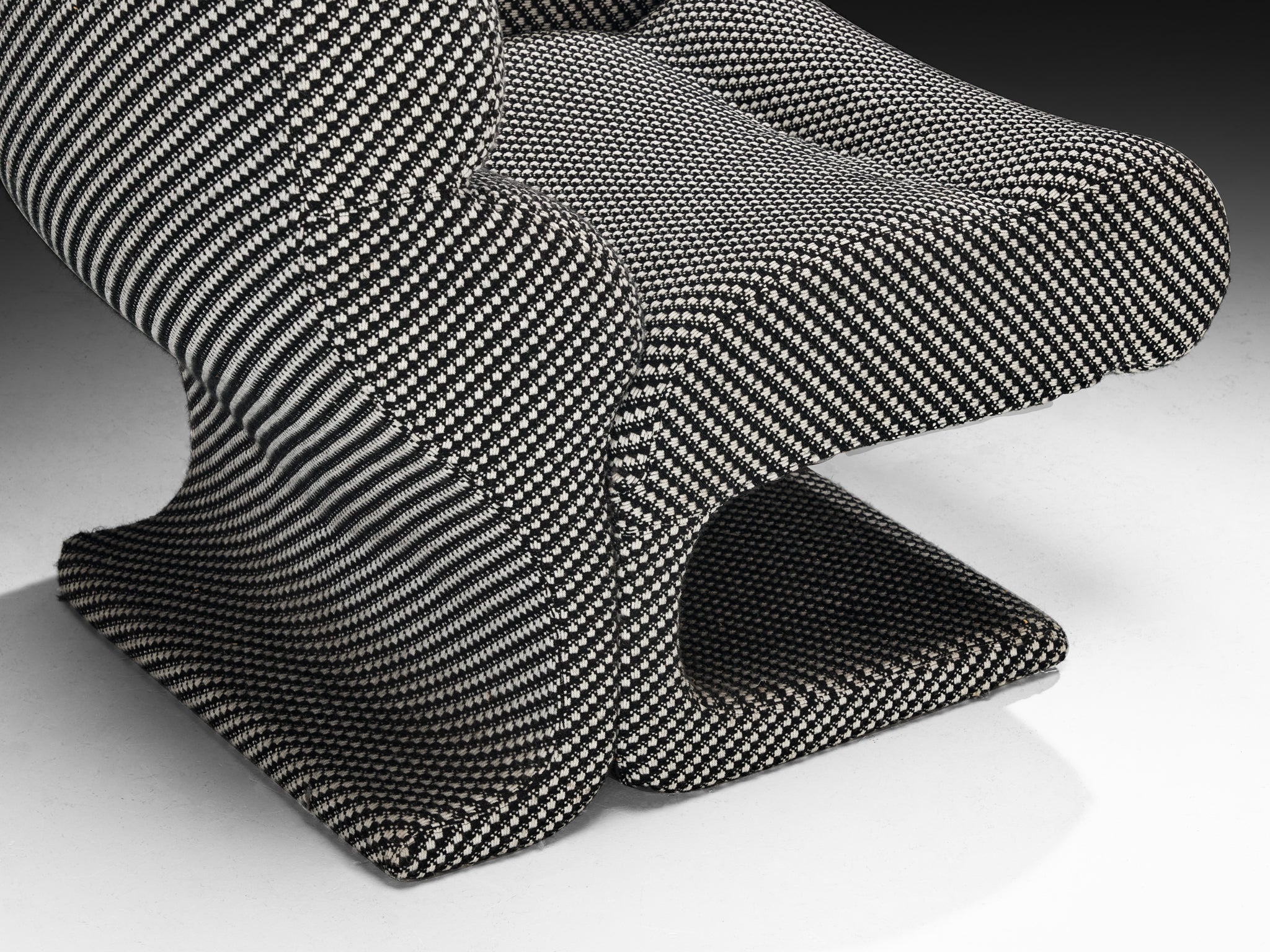 Post-Modern Italian Lounge Chairs in Checkered Upholstery Seating Morentz