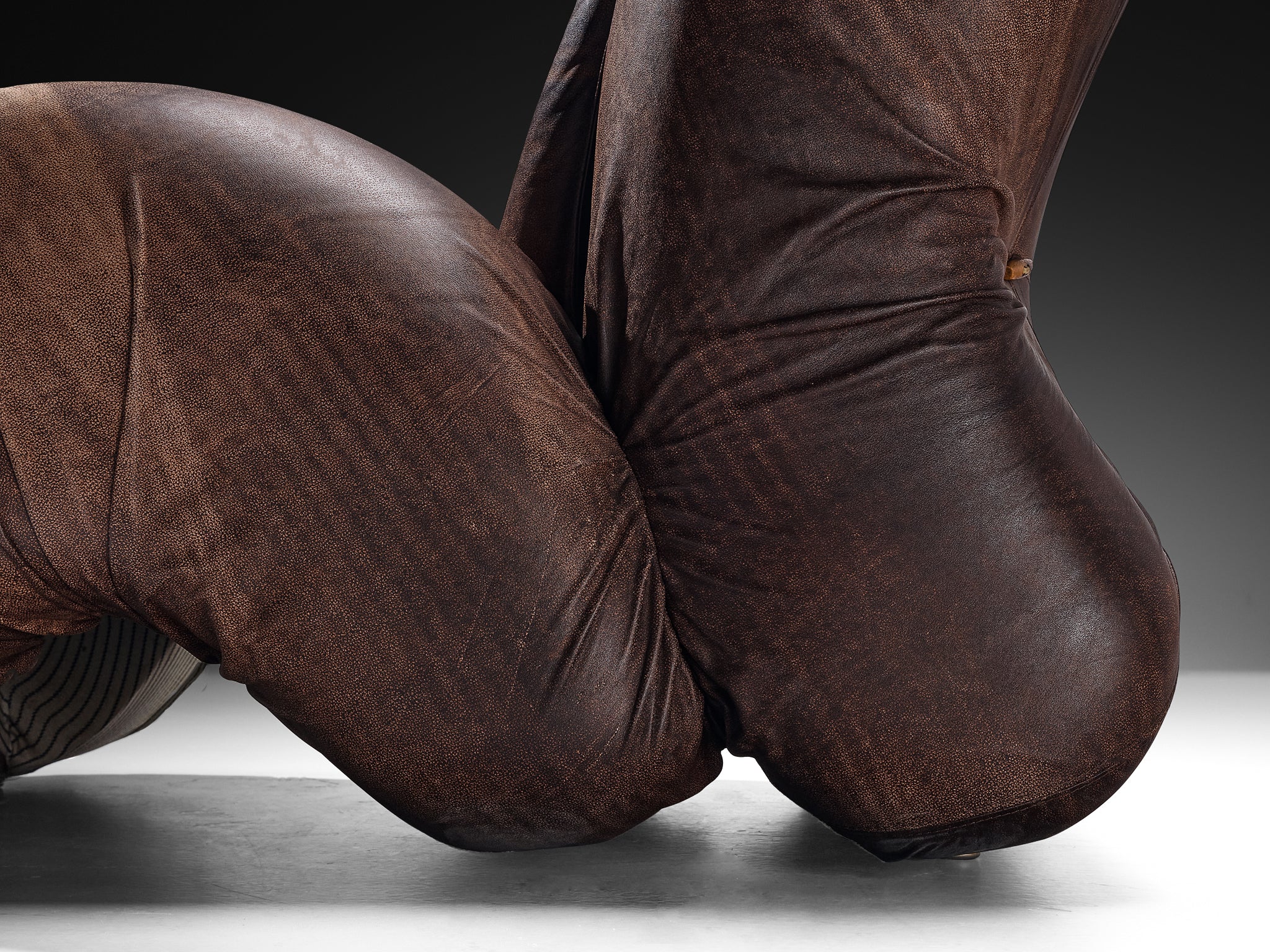 Luigi Radaelli Italian Pair of 'Tartana' Lounge Chairs in Brown Leather Seating Morentz