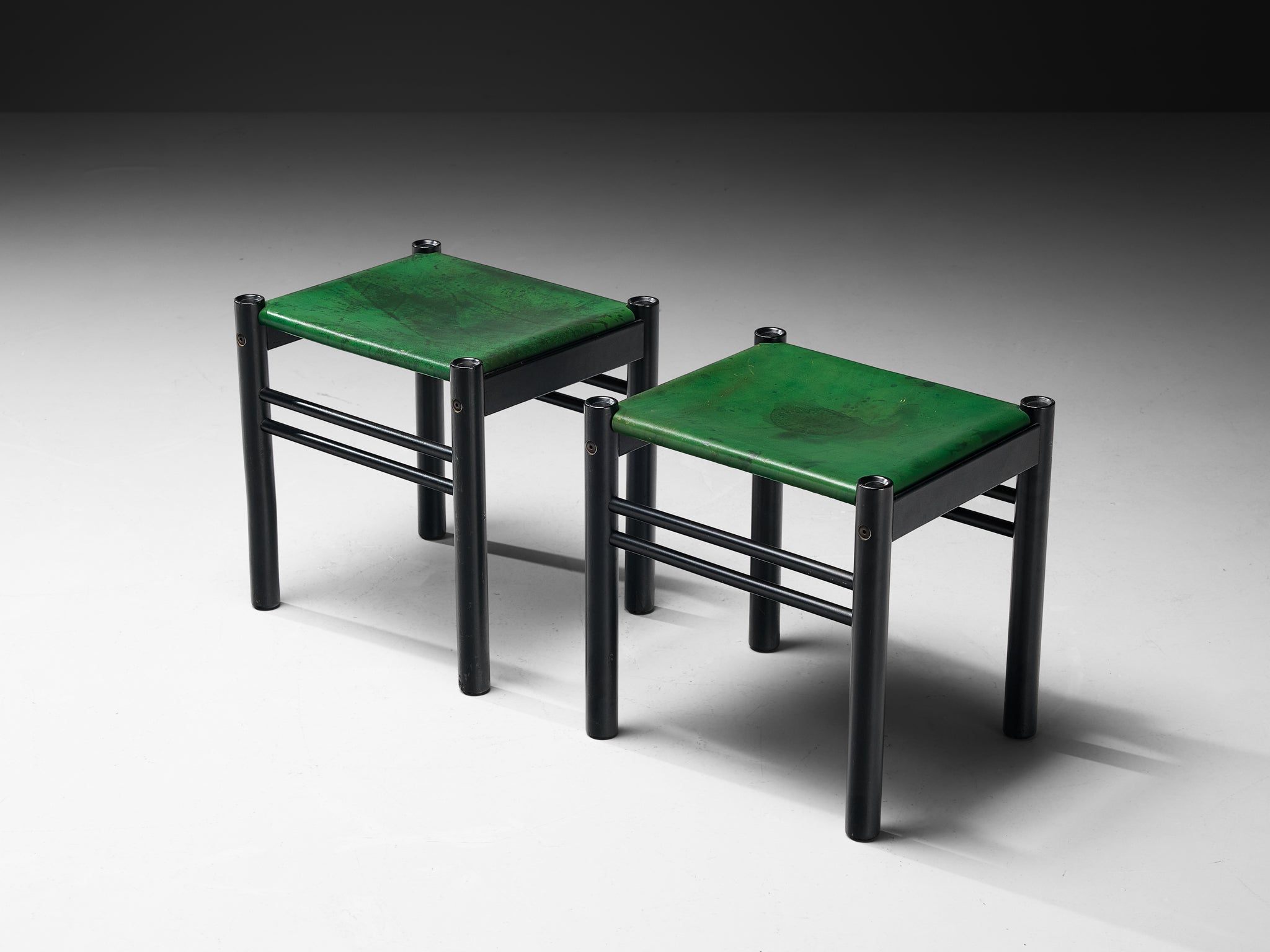 Ibisco Italian Pair of Stools in Green Saddle Leather and Black Lacquered Wood Seating Morentz