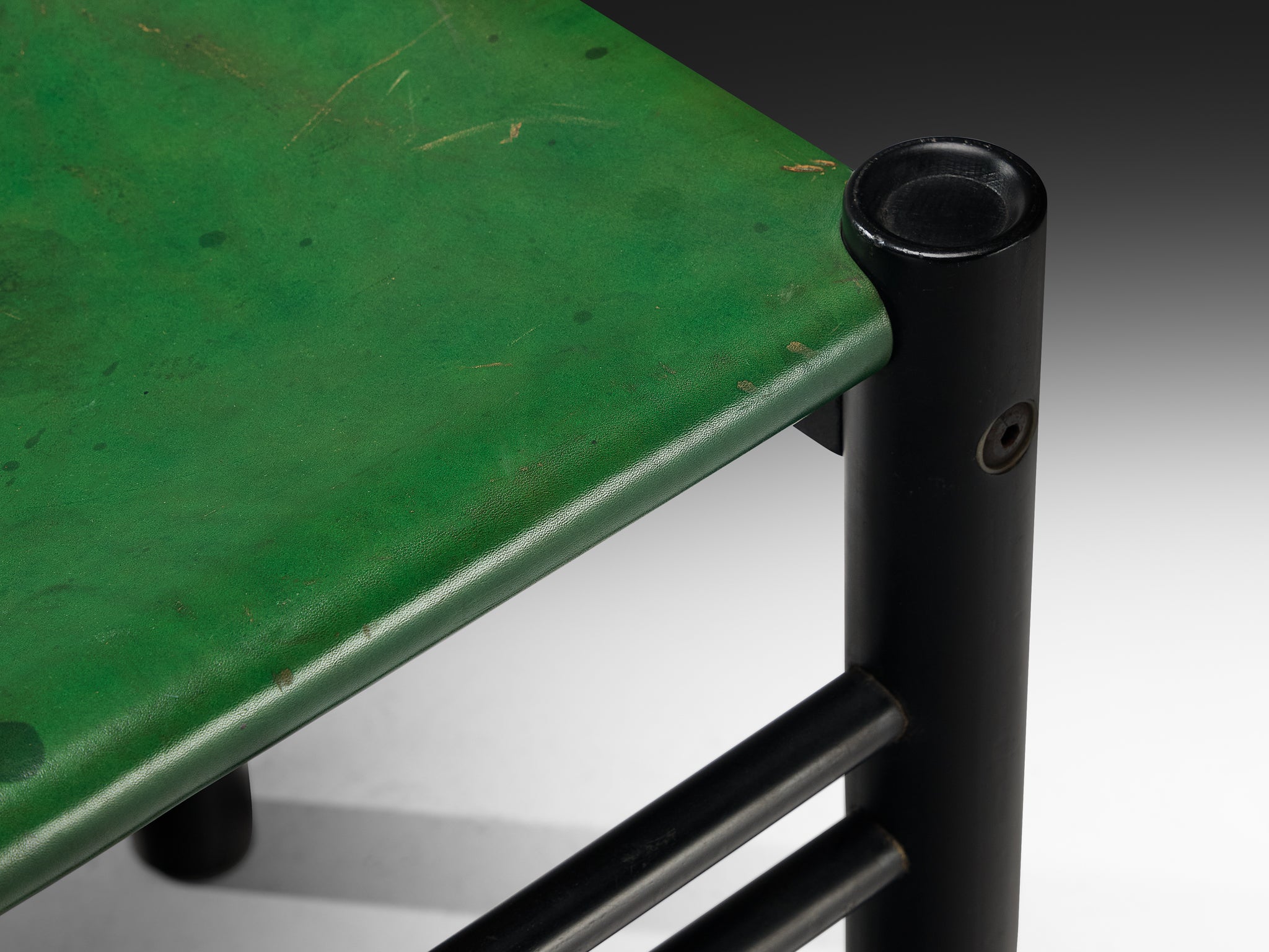 Ibisco Italian Pair of Stools in Green Saddle Leather and Black Lacquered Wood Seating Morentz