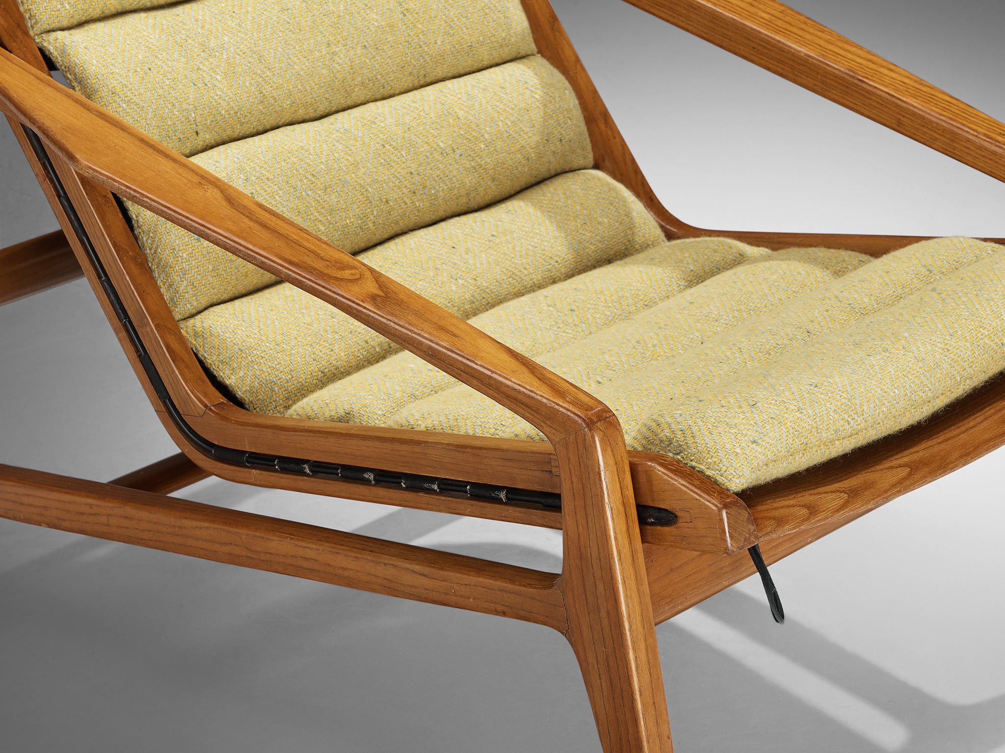 Gio Ponti for Figli di Amadeo Cassina "811" Lounge Chair in Chestnut Wood
