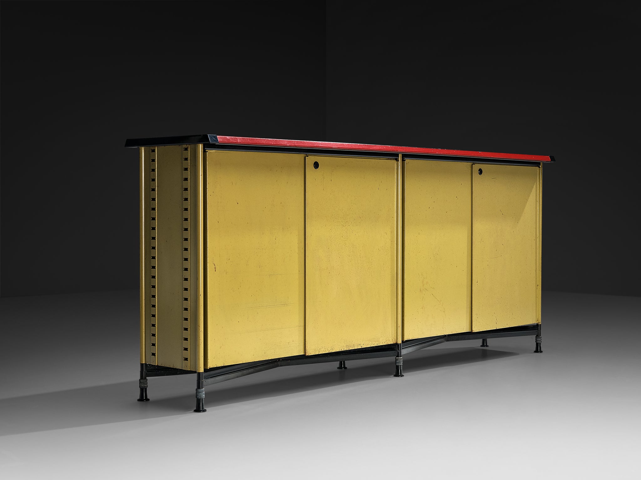 Studio BBPR for Olivetti ‘Spazio’ Sideboard in Green Coated Steel with Red Top Case pieces and storage cabinets Morentz
