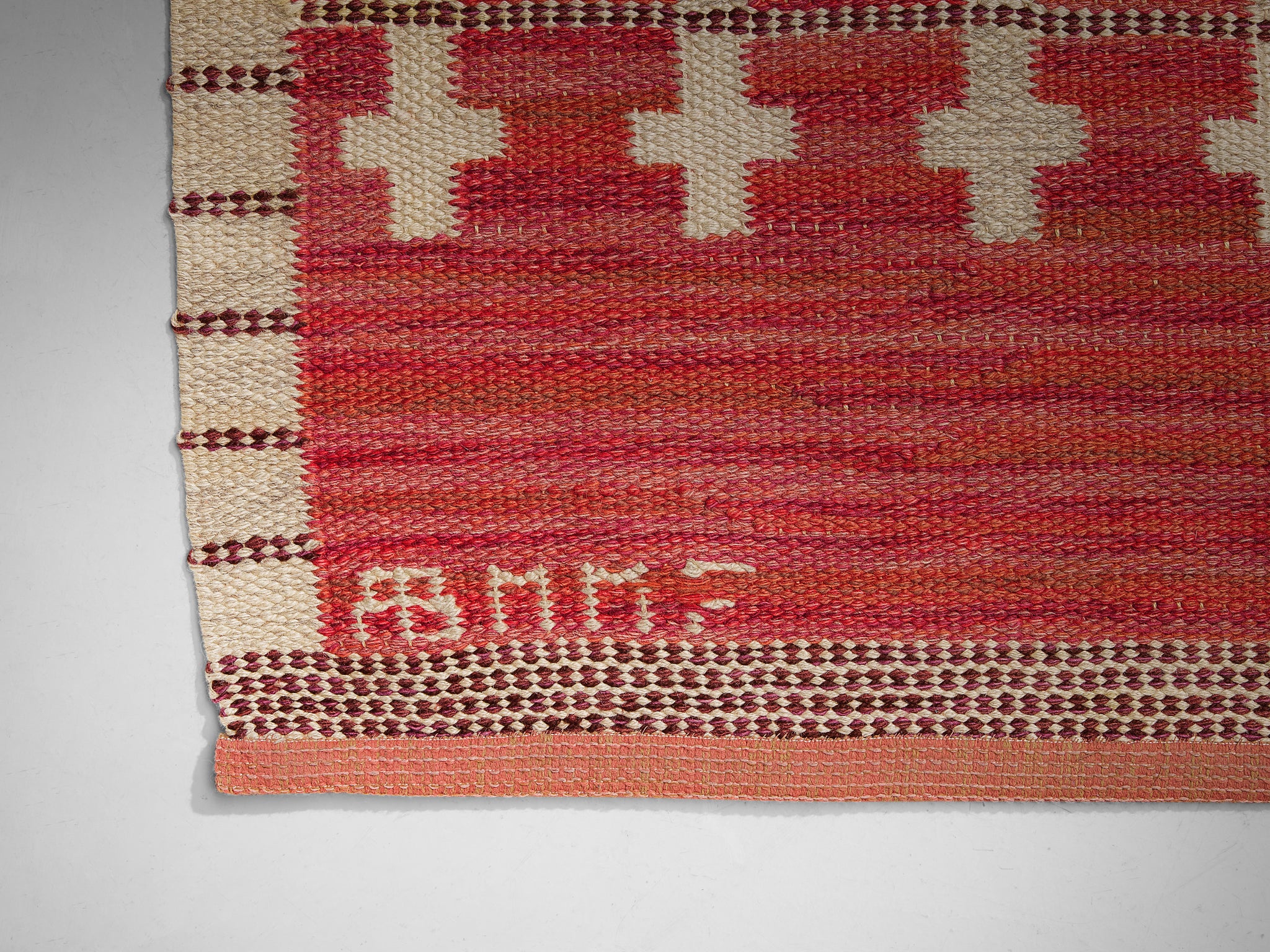 Marianne Richter for Märta Måås-Fjetterström 'Fläder Röd' Carpet in Wool Rugs and Carpets Morentz