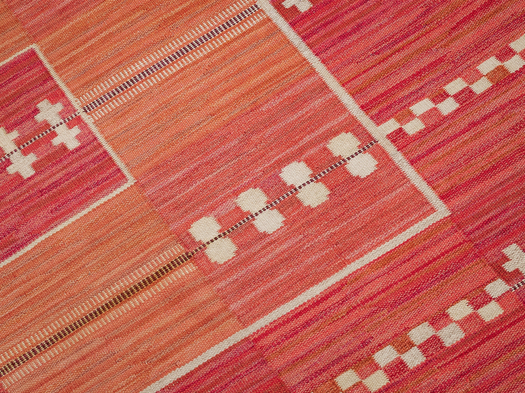 Marianne Richter for Märta Måås-Fjetterström 'Fläder Röd' Carpet in Wool Rugs and Carpets Morentz
